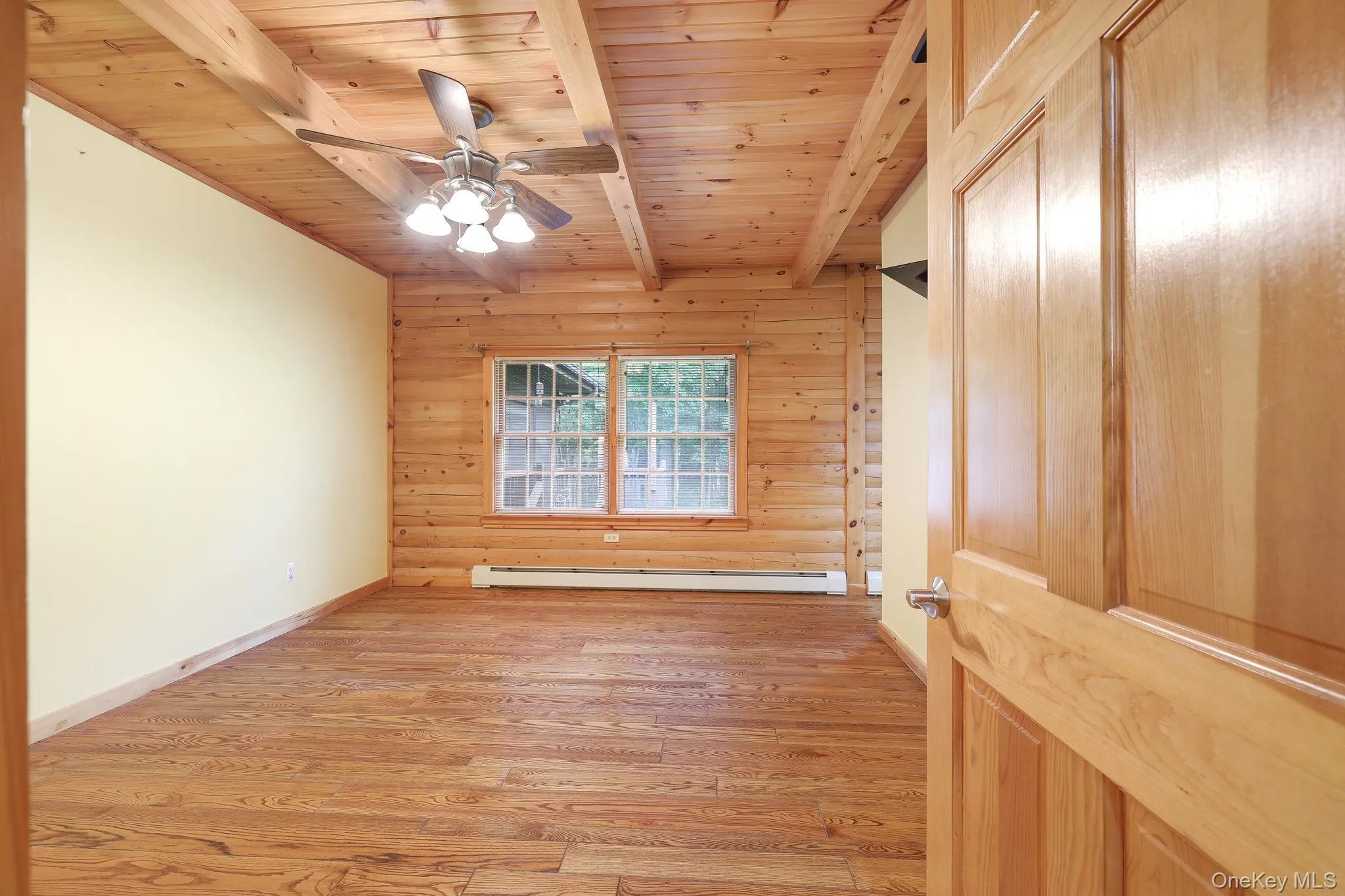 The primary bedroom has it's own private bathroom. The primary bedroom has it's own private bathroom.