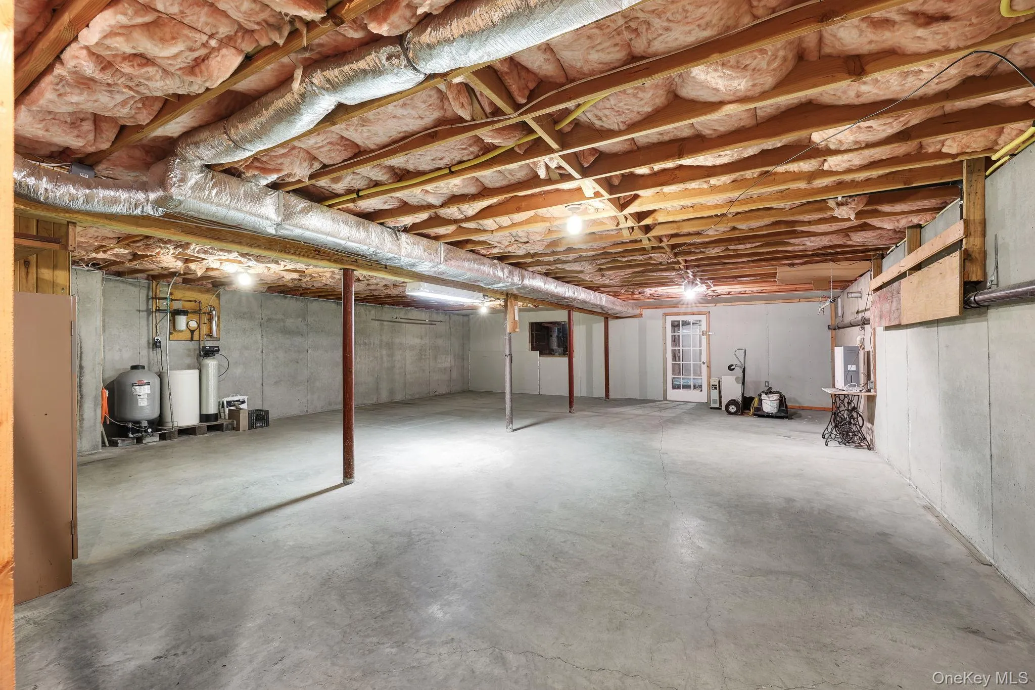 There are endless possibilities in the full basement. There are endless possibilities in the full basement.