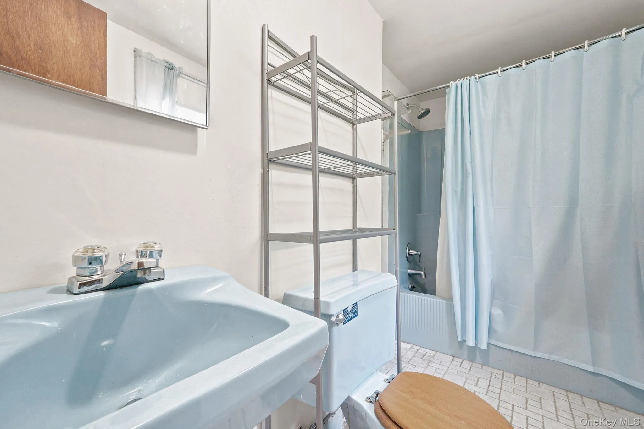 55 Sutton Park Road, Poughkeepsie (town), NY, 3 Bedrooms Bedrooms, 10 Rooms Rooms,2 BathroomsBathrooms,Residential,For Rent,Sutton Park,0,1026653 55 Sutton Park Road, Poughkeepsie (town), NY, 3 Bedrooms Bedrooms, 10 Rooms Rooms,2 BathroomsBathrooms,Residential,For Rent,Sutton Park,0,1026653