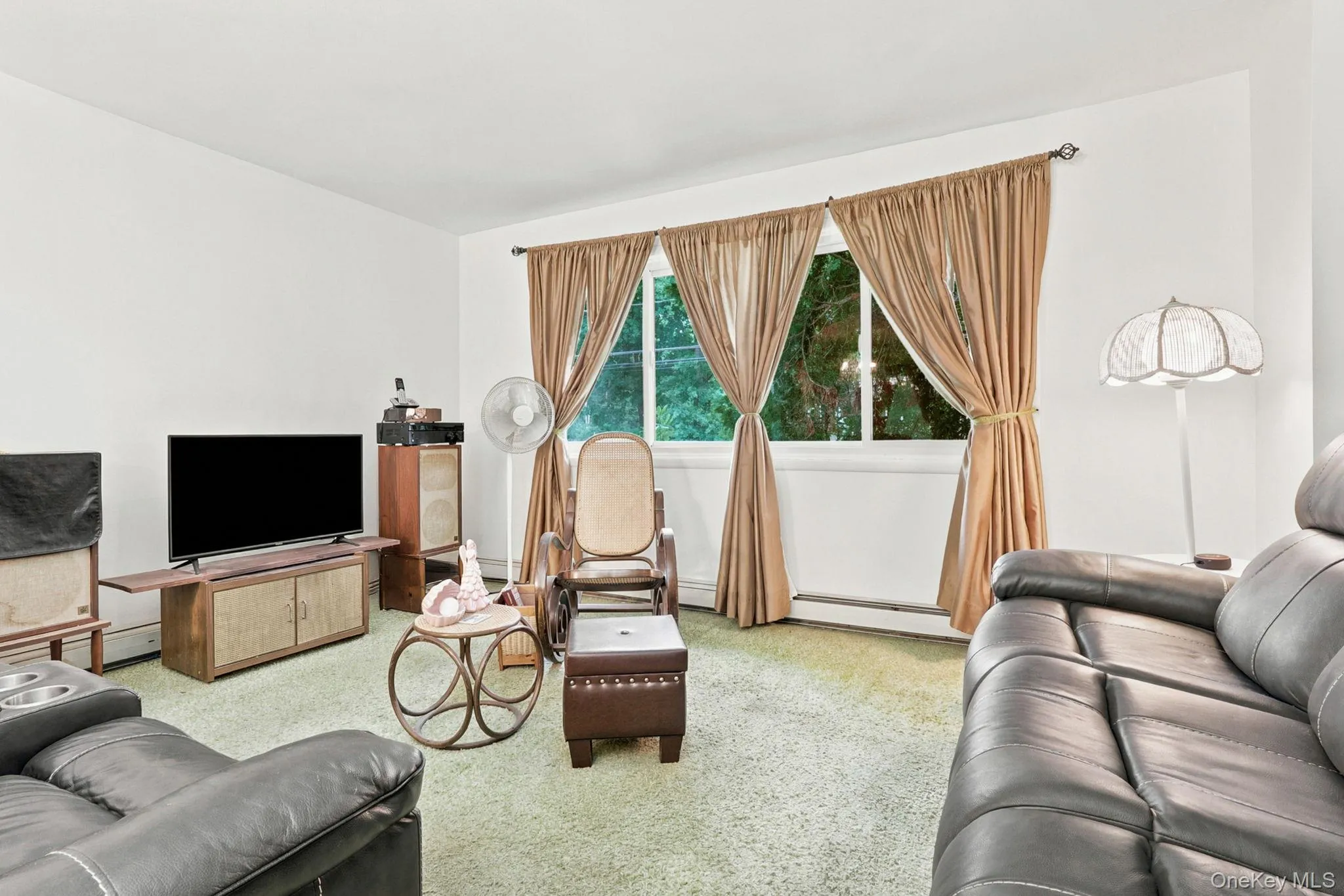55 Sutton Park Road, Poughkeepsie (town), NY, 3 Bedrooms Bedrooms, 10 Rooms Rooms,2 BathroomsBathrooms,Residential,For Rent,Sutton Park,0,1026653 55 Sutton Park Road, Poughkeepsie (town), NY, 3 Bedrooms Bedrooms, 10 Rooms Rooms,2 BathroomsBathrooms,Residential,For Rent,Sutton Park,0,1026653