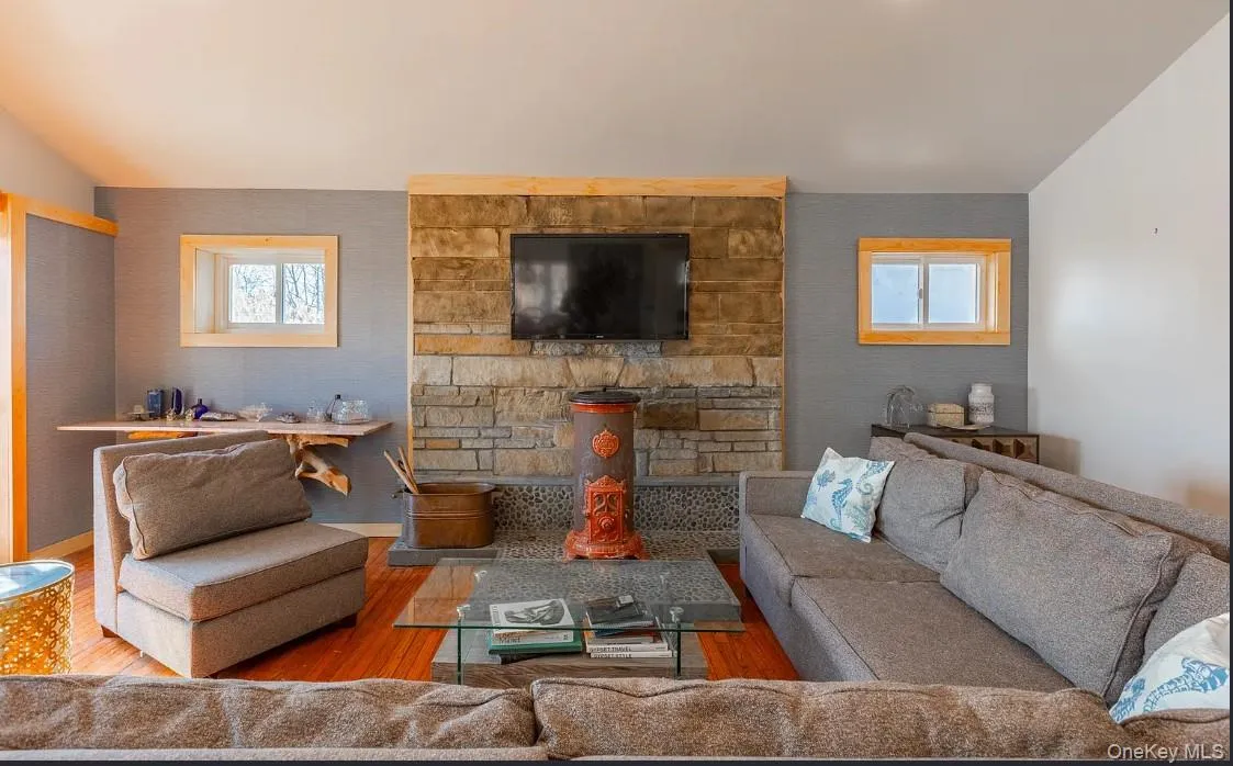 91 Penataquit Avenue, Islip, NY, 4 Bedrooms Bedrooms, 7 Rooms Rooms,2 BathroomsBathrooms,Residential Lease,For Rent,Penataquit,0,1026655 91 Penataquit Avenue, Islip, NY, 4 Bedrooms Bedrooms, 7 Rooms Rooms,2 BathroomsBathrooms,Residential Lease,For Rent,Penataquit,0,1026655