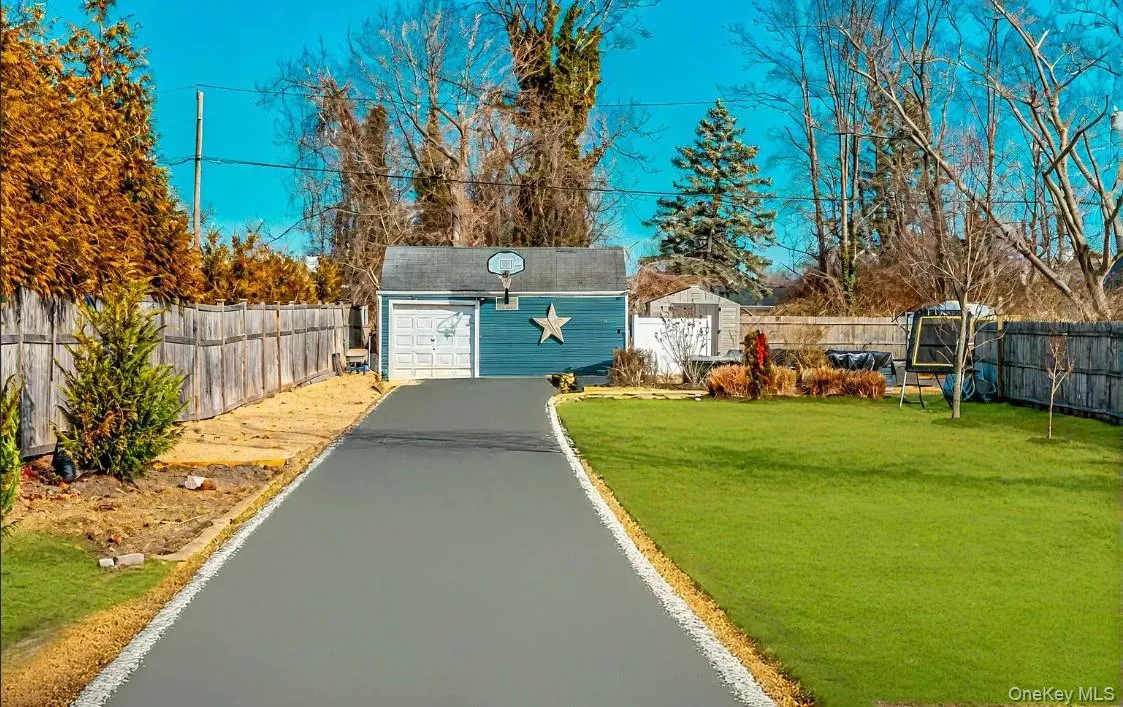 91 Penataquit Avenue, Islip, NY, 4 Bedrooms Bedrooms, 7 Rooms Rooms,2 BathroomsBathrooms,Residential Lease,For Rent,Penataquit,0,1026655 91 Penataquit Avenue, Islip, NY, 4 Bedrooms Bedrooms, 7 Rooms Rooms,2 BathroomsBathrooms,Residential Lease,For Rent,Penataquit,0,1026655