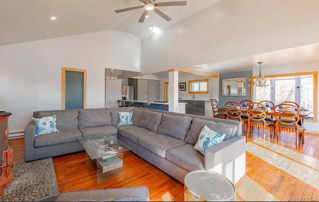 91 Penataquit Avenue, Islip, NY, 4 Bedrooms Bedrooms, 7 Rooms Rooms,2 BathroomsBathrooms,Residential Lease,For Rent,Penataquit,0,1026655 91 Penataquit Avenue, Islip, NY, 4 Bedrooms Bedrooms, 7 Rooms Rooms,2 BathroomsBathrooms,Residential Lease,For Rent,Penataquit,0,1026655