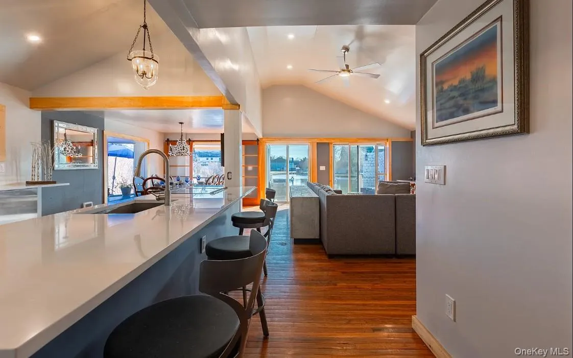 91 Penataquit Avenue, Islip, NY, 4 Bedrooms Bedrooms, 7 Rooms Rooms,2 BathroomsBathrooms,Residential Lease,For Rent,Penataquit,0,1026655 91 Penataquit Avenue, Islip, NY, 4 Bedrooms Bedrooms, 7 Rooms Rooms,2 BathroomsBathrooms,Residential Lease,For Rent,Penataquit,0,1026655