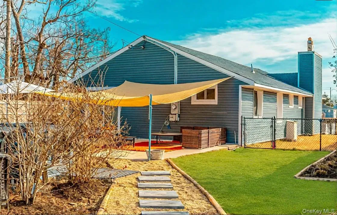 91 Penataquit Avenue, Islip, NY, 4 Bedrooms Bedrooms, 7 Rooms Rooms,2 BathroomsBathrooms,Residential Lease,For Rent,Penataquit,0,1026655 91 Penataquit Avenue, Islip, NY, 4 Bedrooms Bedrooms, 7 Rooms Rooms,2 BathroomsBathrooms,Residential Lease,For Rent,Penataquit,0,1026655