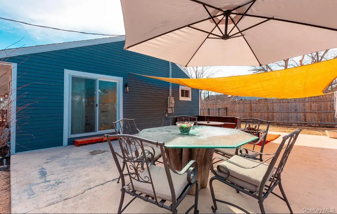 91 Penataquit Avenue, Islip, NY, 4 Bedrooms Bedrooms, 7 Rooms Rooms,2 BathroomsBathrooms,Residential Lease,For Rent,Penataquit,0,1026655 91 Penataquit Avenue, Islip, NY, 4 Bedrooms Bedrooms, 7 Rooms Rooms,2 BathroomsBathrooms,Residential Lease,For Rent,Penataquit,0,1026655