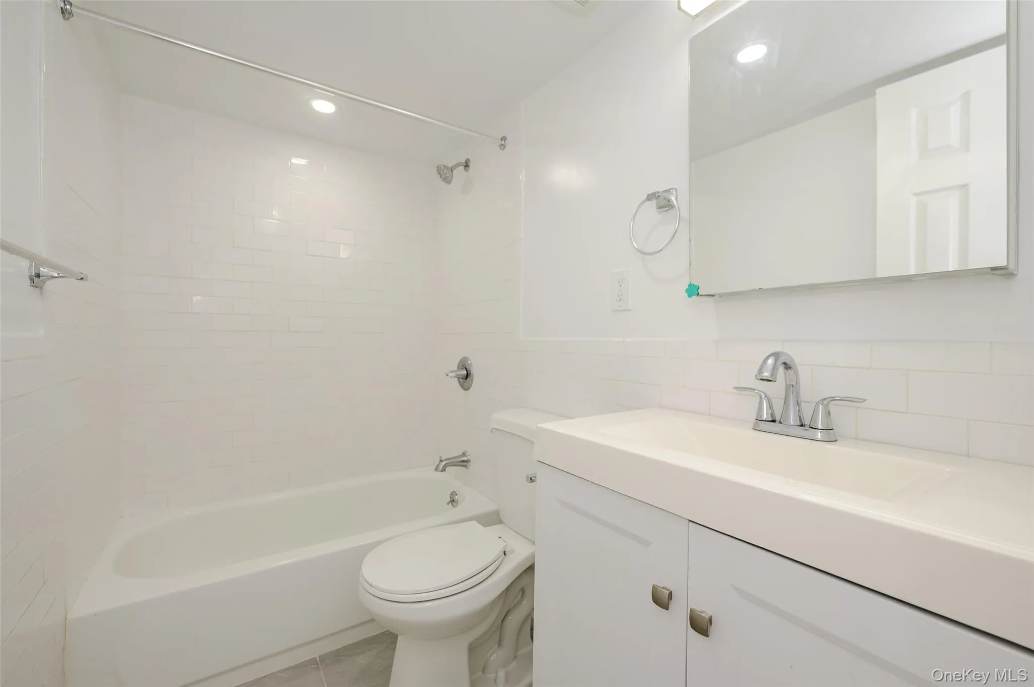 3 Duryea Place, Hempstead, NY, 2 Bedrooms Bedrooms, 4 Rooms Rooms,1 BathroomBathrooms,Residential Lease,For Rent,Duryea,0,1026661 3 Duryea Place, Hempstead, NY, 2 Bedrooms Bedrooms, 4 Rooms Rooms,1 BathroomBathrooms,Residential Lease,For Rent,Duryea,0,1026661