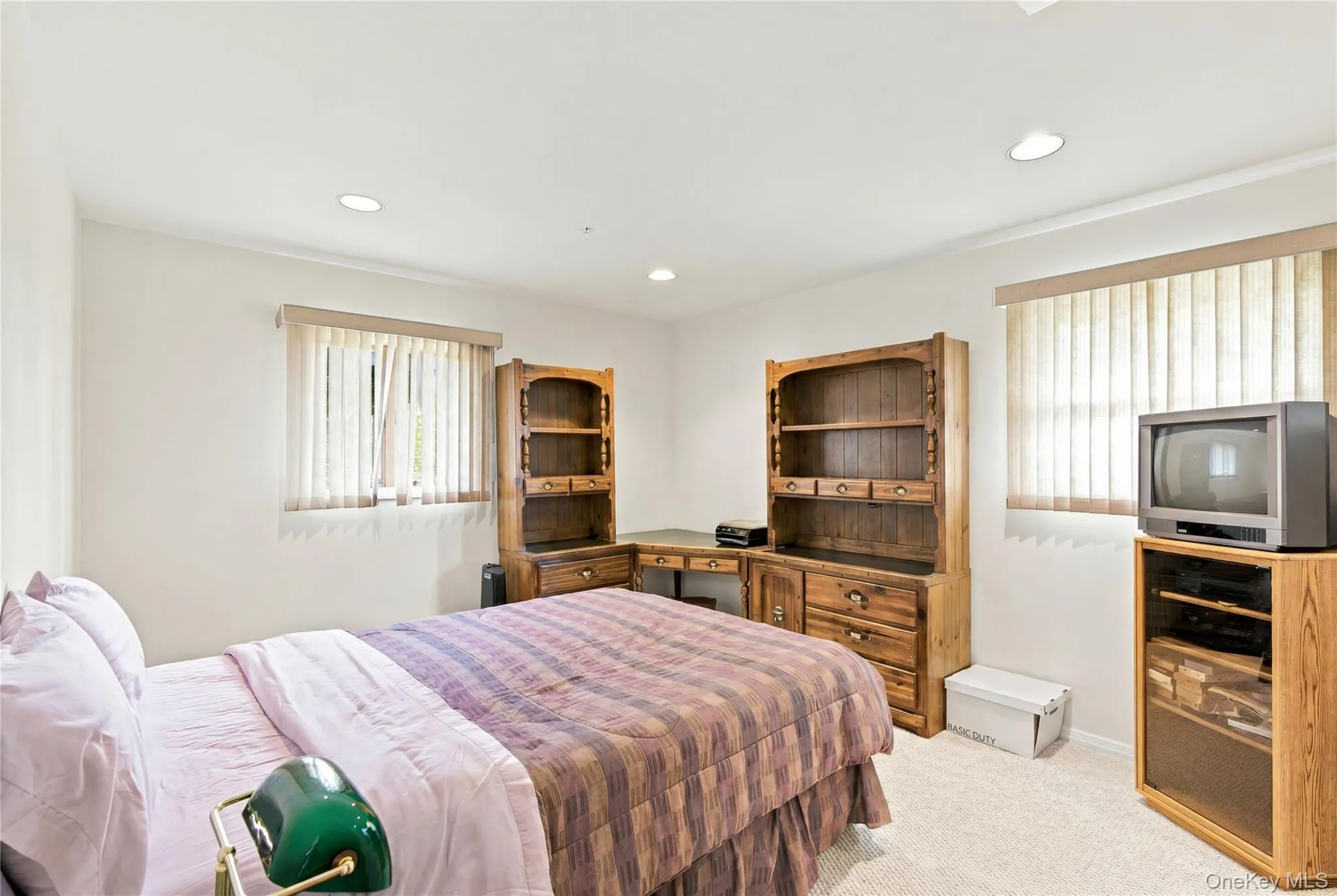 6 Navy Drive, Smithtown, NY, 4 Bedrooms Bedrooms, 7 Rooms Rooms,2 BathroomsBathrooms,Residential,For Rent,Navy,0,1026666 6 Navy Drive, Smithtown, NY, 4 Bedrooms Bedrooms, 7 Rooms Rooms,2 BathroomsBathrooms,Residential,For Rent,Navy,0,1026666