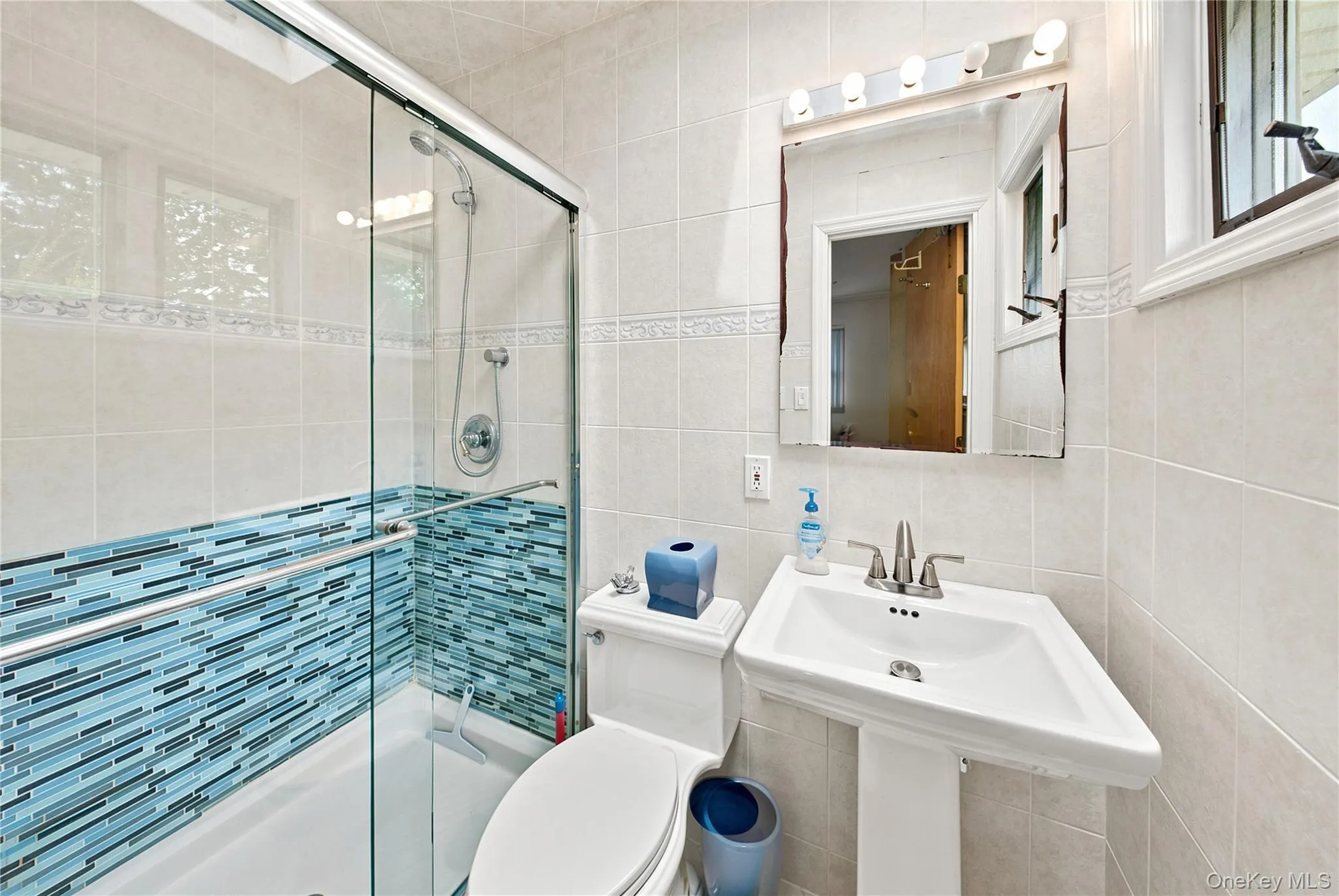 6 Navy Drive, Smithtown, NY, 4 Bedrooms Bedrooms, 7 Rooms Rooms,2 BathroomsBathrooms,Residential,For Rent,Navy,0,1026666 6 Navy Drive, Smithtown, NY, 4 Bedrooms Bedrooms, 7 Rooms Rooms,2 BathroomsBathrooms,Residential,For Rent,Navy,0,1026666