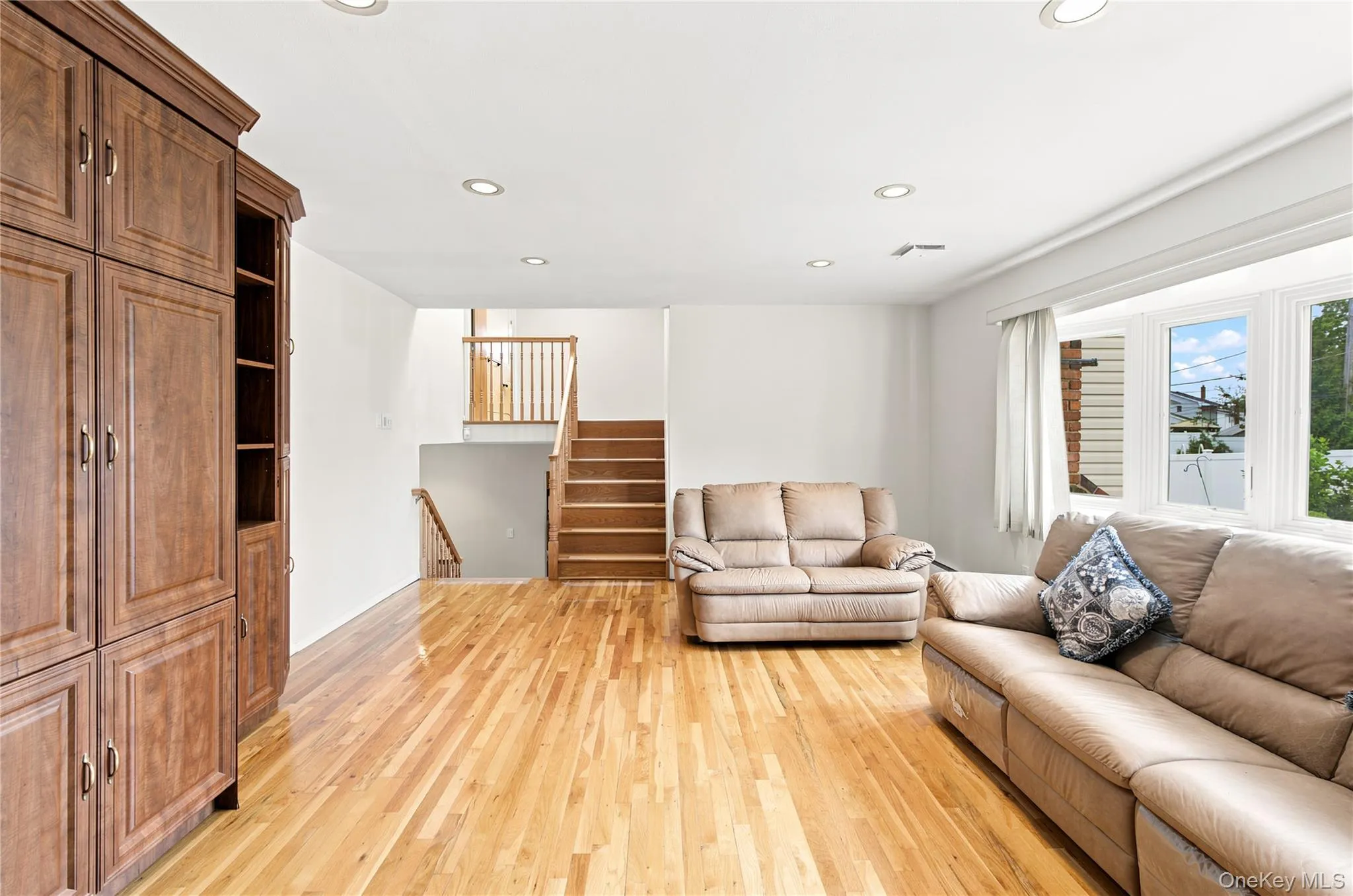 6 Navy Drive, Smithtown, NY, 4 Bedrooms Bedrooms, 7 Rooms Rooms,2 BathroomsBathrooms,Residential,For Rent,Navy,0,1026666 6 Navy Drive, Smithtown, NY, 4 Bedrooms Bedrooms, 7 Rooms Rooms,2 BathroomsBathrooms,Residential,For Rent,Navy,0,1026666