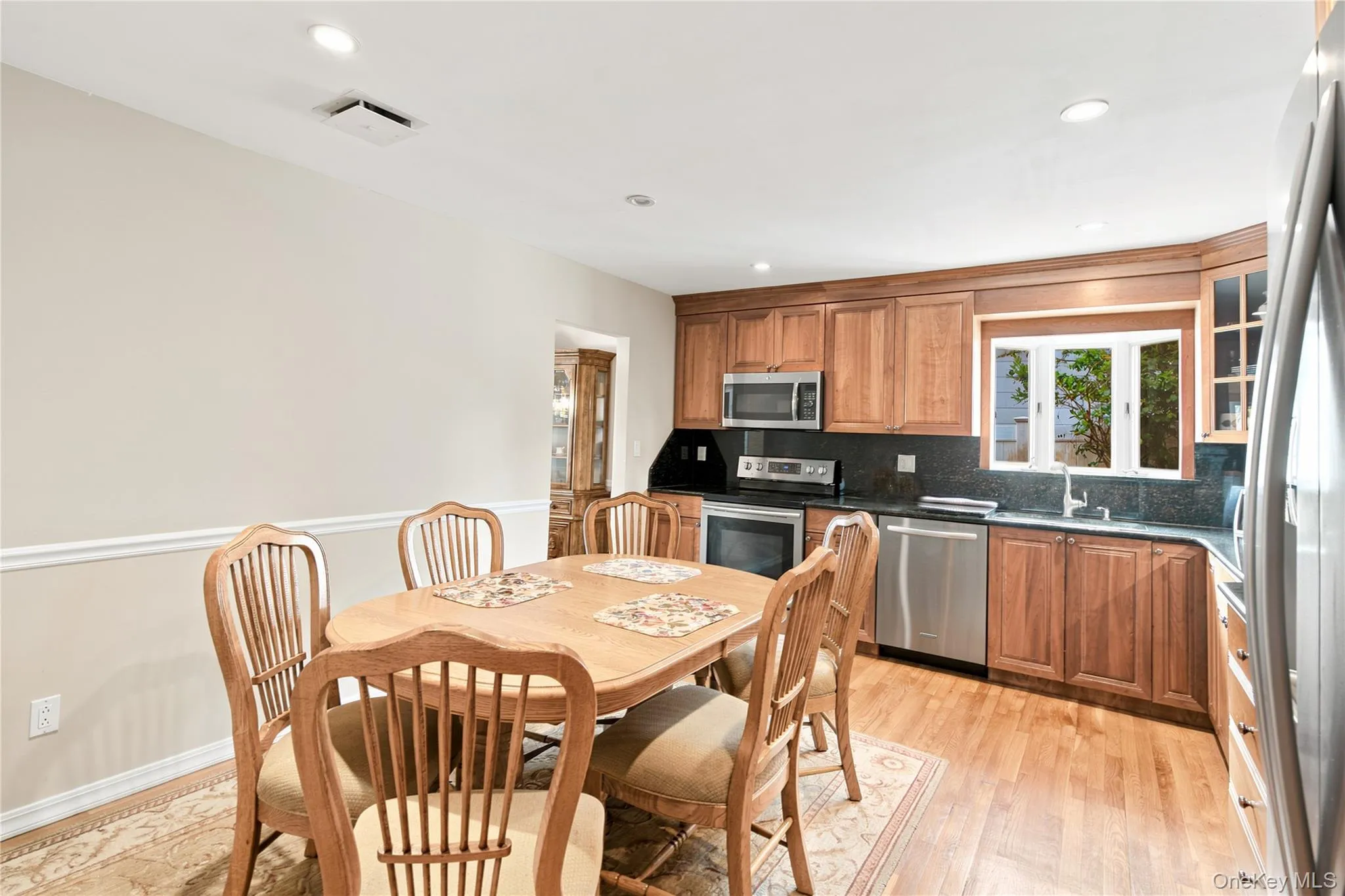 6 Navy Drive, Smithtown, NY, 4 Bedrooms Bedrooms, 7 Rooms Rooms,2 BathroomsBathrooms,Residential,For Rent,Navy,0,1026666 6 Navy Drive, Smithtown, NY, 4 Bedrooms Bedrooms, 7 Rooms Rooms,2 BathroomsBathrooms,Residential,For Rent,Navy,0,1026666