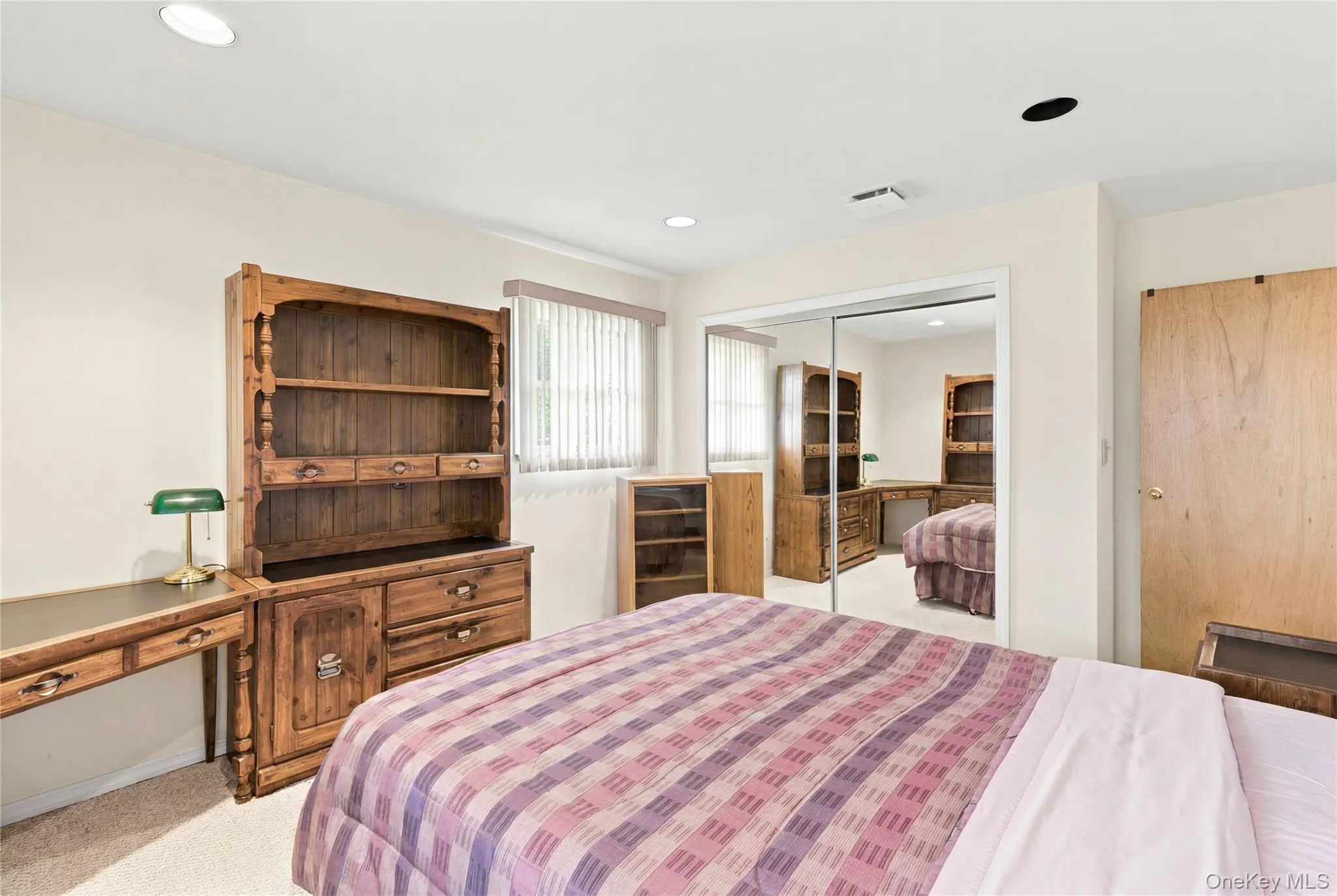 6 Navy Drive, Smithtown, NY, 4 Bedrooms Bedrooms, 7 Rooms Rooms,2 BathroomsBathrooms,Residential,For Rent,Navy,0,1026666 6 Navy Drive, Smithtown, NY, 4 Bedrooms Bedrooms, 7 Rooms Rooms,2 BathroomsBathrooms,Residential,For Rent,Navy,0,1026666