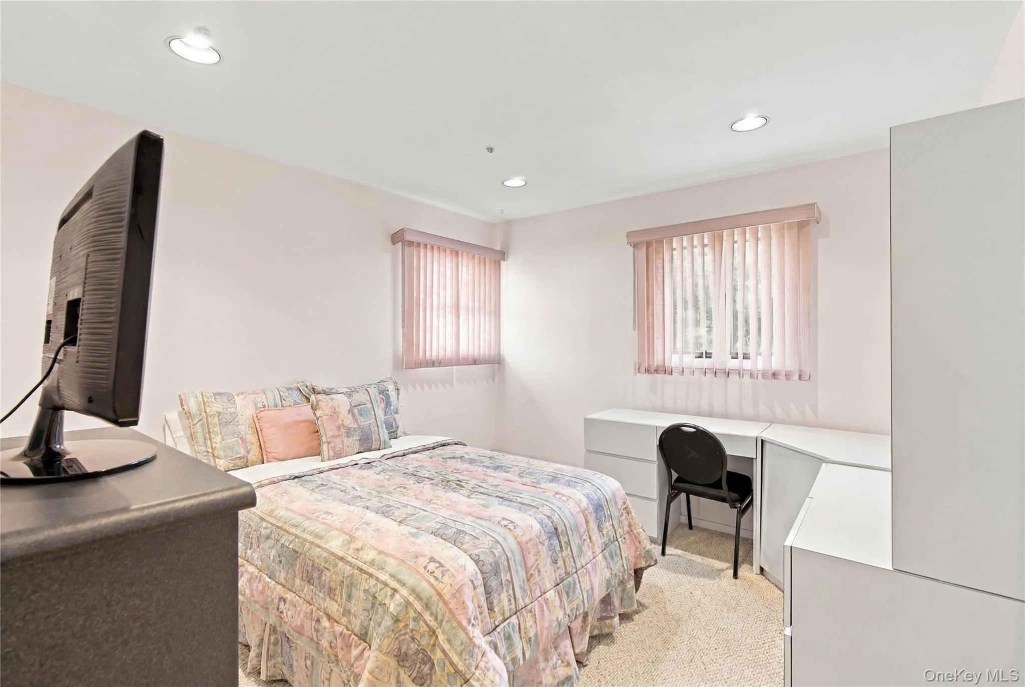 6 Navy Drive, Smithtown, NY, 4 Bedrooms Bedrooms, 7 Rooms Rooms,2 BathroomsBathrooms,Residential,For Rent,Navy,0,1026666 6 Navy Drive, Smithtown, NY, 4 Bedrooms Bedrooms, 7 Rooms Rooms,2 BathroomsBathrooms,Residential,For Rent,Navy,0,1026666