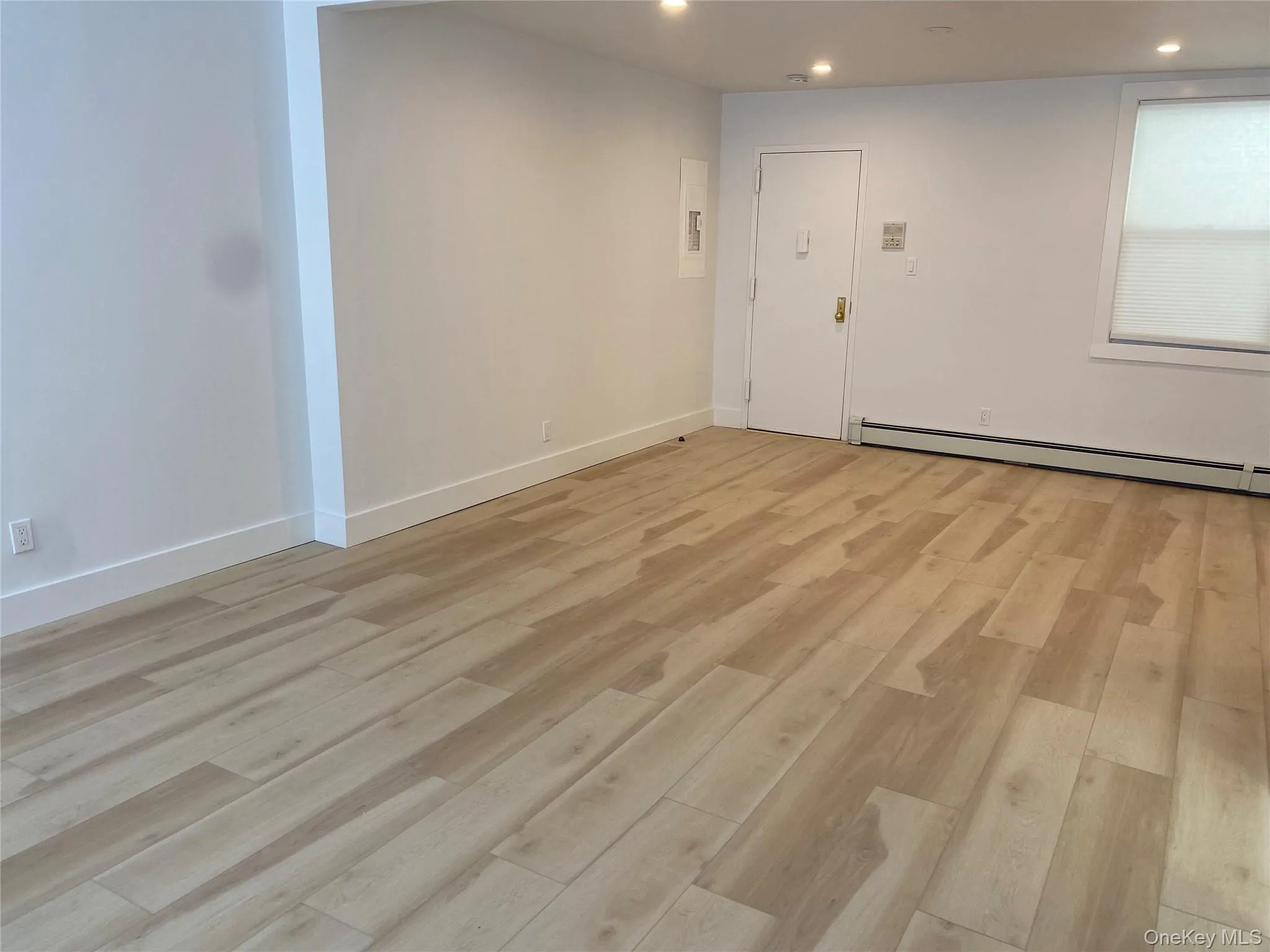 1388 Old Northern Boulevard, North Hempstead, NY, 1 Bedroom Bedrooms, 3 Rooms Rooms,1 BathroomBathrooms,Residential Lease,For Rent,Old Northern,0,1026667 1388 Old Northern Boulevard, North Hempstead, NY, 1 Bedroom Bedrooms, 3 Rooms Rooms,1 BathroomBathrooms,Residential Lease,For Rent,Old Northern,0,1026667