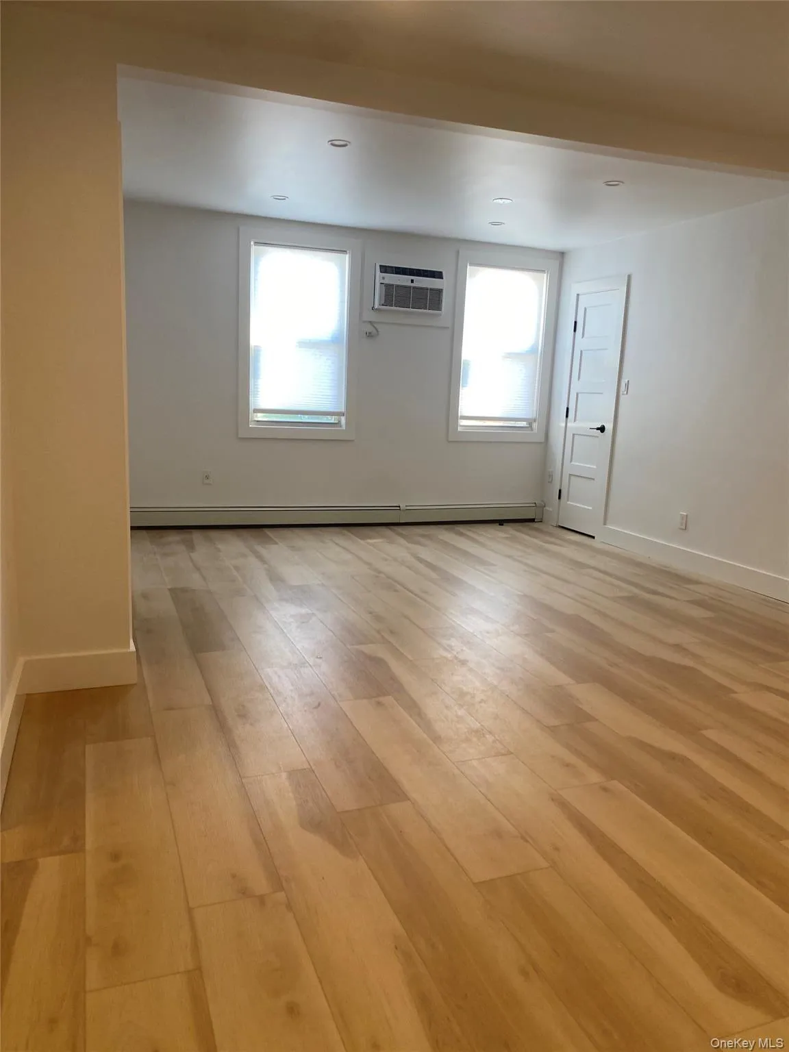 1388 Old Northern Boulevard, North Hempstead, NY, 1 Bedroom Bedrooms, 3 Rooms Rooms,1 BathroomBathrooms,Residential Lease,For Rent,Old Northern,0,1026667 1388 Old Northern Boulevard, North Hempstead, NY, 1 Bedroom Bedrooms, 3 Rooms Rooms,1 BathroomBathrooms,Residential Lease,For Rent,Old Northern,0,1026667