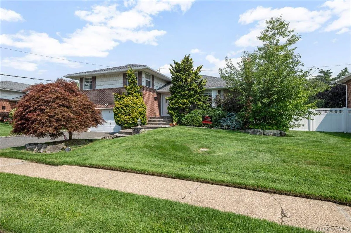 38 Birchwood Park Drive, Oyster Bay, NY, 3 Bedrooms Bedrooms, 7 Rooms Rooms,2 BathroomsBathrooms,Residential Lease,For Rent,Birchwood Park,0,1026671 38 Birchwood Park Drive, Oyster Bay, NY, 3 Bedrooms Bedrooms, 7 Rooms Rooms,2 BathroomsBathrooms,Residential Lease,For Rent,Birchwood Park,0,1026671