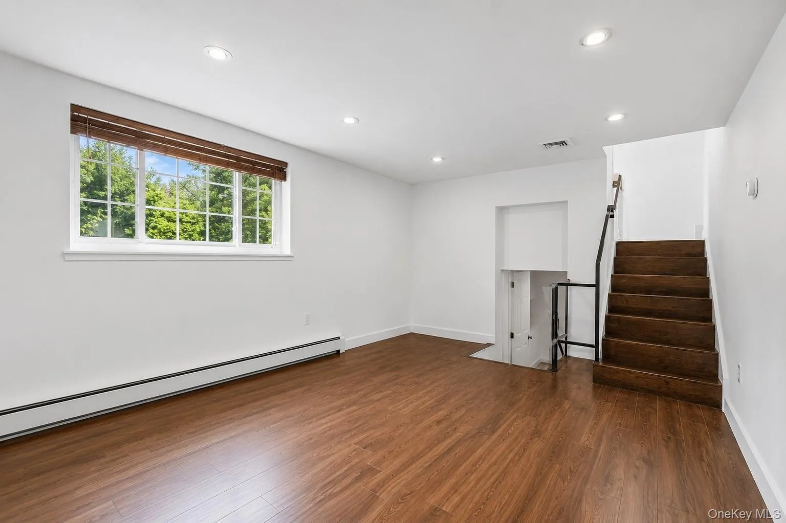 38 Birchwood Park Drive, Oyster Bay, NY, 3 Bedrooms Bedrooms, 7 Rooms Rooms,2 BathroomsBathrooms,Residential Lease,For Rent,Birchwood Park,0,1026671 38 Birchwood Park Drive, Oyster Bay, NY, 3 Bedrooms Bedrooms, 7 Rooms Rooms,2 BathroomsBathrooms,Residential Lease,For Rent,Birchwood Park,0,1026671
