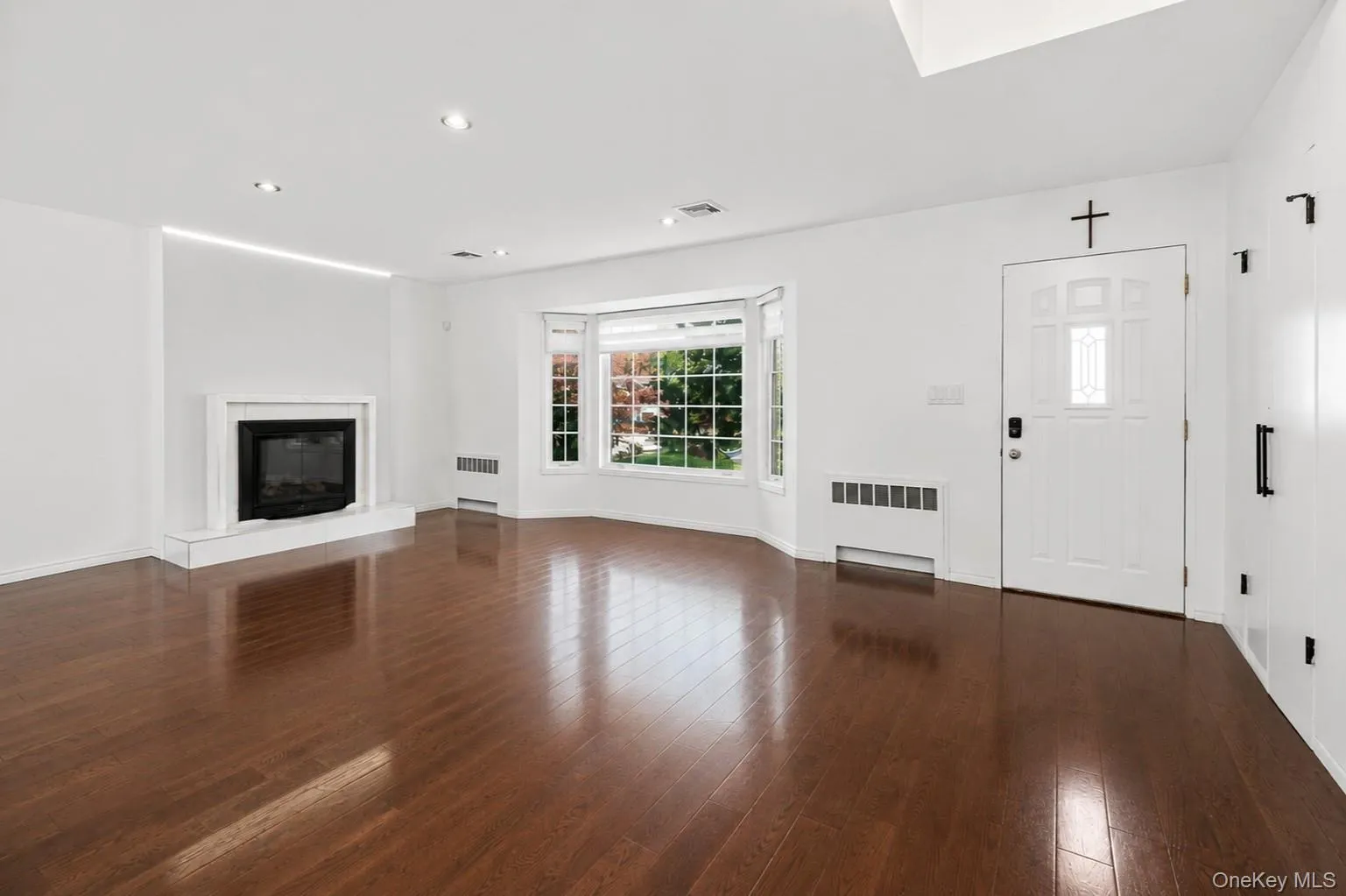 38 Birchwood Park Drive, Oyster Bay, NY, 3 Bedrooms Bedrooms, 7 Rooms Rooms,2 BathroomsBathrooms,Residential Lease,For Rent,Birchwood Park,0,1026671 38 Birchwood Park Drive, Oyster Bay, NY, 3 Bedrooms Bedrooms, 7 Rooms Rooms,2 BathroomsBathrooms,Residential Lease,For Rent,Birchwood Park,0,1026671