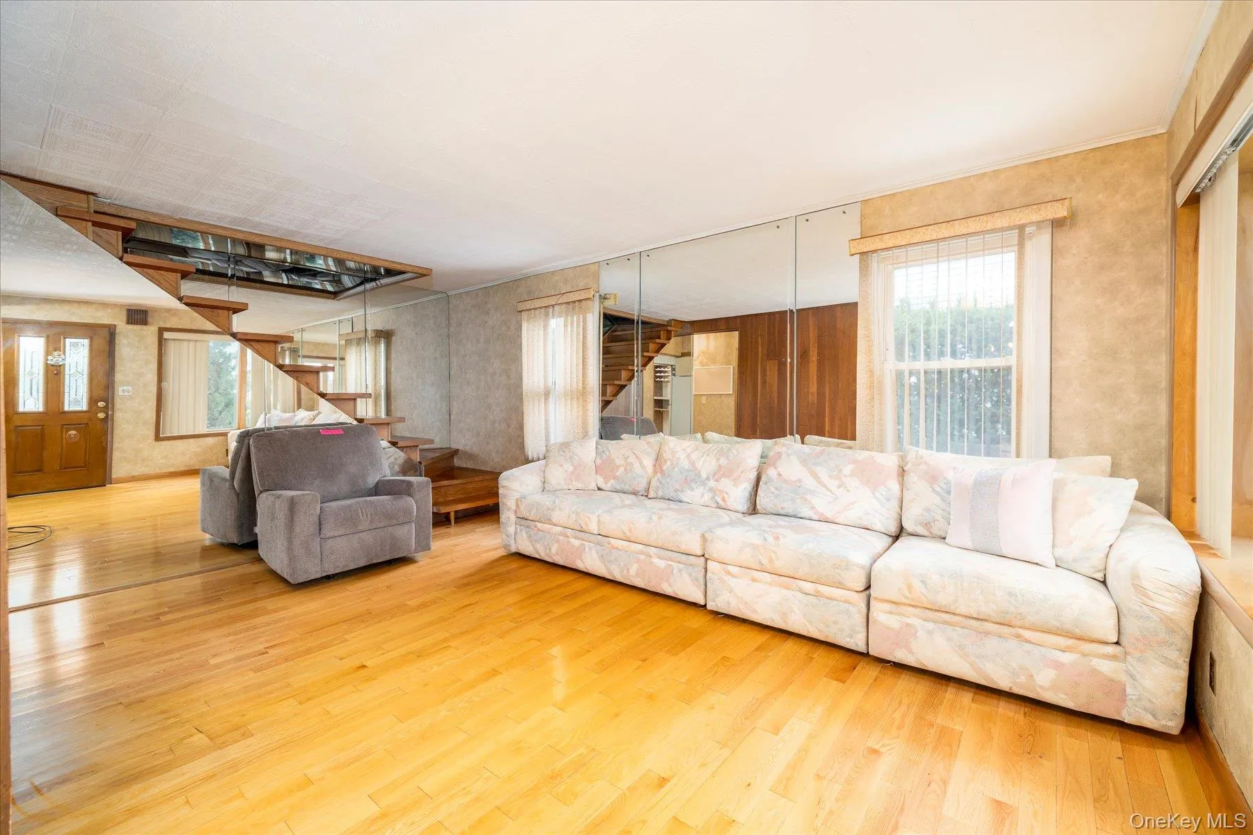 49 Roosevelt Court, North Hempstead, NY, 5 Bedrooms Bedrooms, 11 Rooms Rooms,2 BathroomsBathrooms,Residential,For Rent,Roosevelt,0,1026682 49 Roosevelt Court, North Hempstead, NY, 5 Bedrooms Bedrooms, 11 Rooms Rooms,2 BathroomsBathrooms,Residential,For Rent,Roosevelt,0,1026682