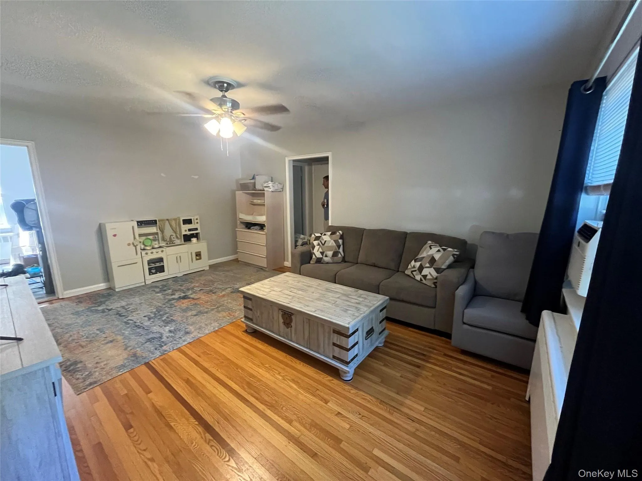 460 Tuckahoe Road, Yonkers, NY, 1 Bedroom Bedrooms, 4 Rooms Rooms,1 BathroomBathrooms,Residential,For Rent,Tuckahoe,0,1026684 460 Tuckahoe Road, Yonkers, NY, 1 Bedroom Bedrooms, 4 Rooms Rooms,1 BathroomBathrooms,Residential,For Rent,Tuckahoe,0,1026684