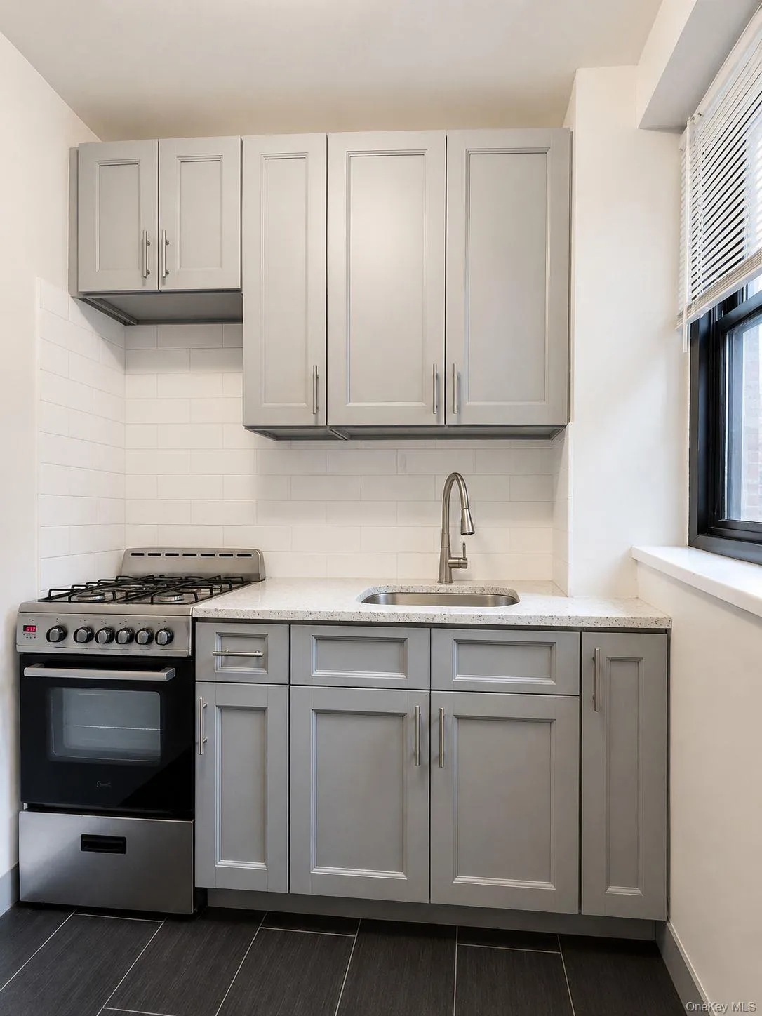 78-10 34th Avenue, New York, NY, 2 Rooms Rooms,1 BathroomBathrooms,Residential,For Rent,34th,0,1026690 78-10 34th Avenue, New York, NY, 2 Rooms Rooms,1 BathroomBathrooms,Residential,For Rent,34th,0,1026690