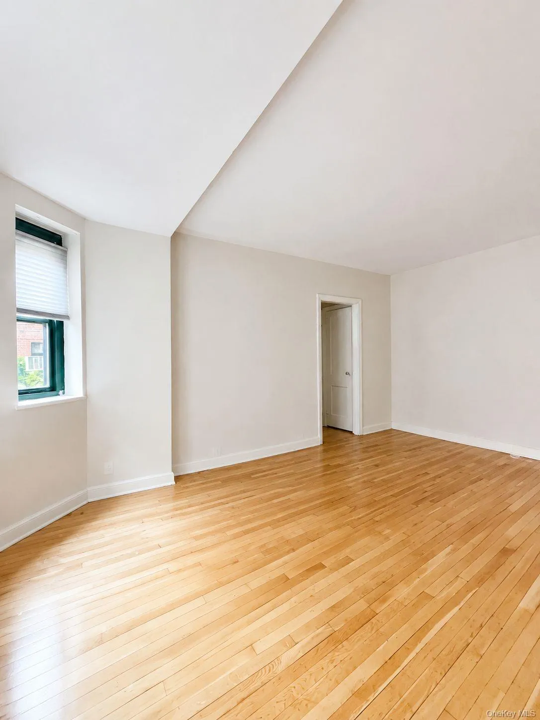 78-10 34th Avenue, New York, NY, 2 Rooms Rooms,1 BathroomBathrooms,Residential,For Rent,34th,0,1026690 78-10 34th Avenue, New York, NY, 2 Rooms Rooms,1 BathroomBathrooms,Residential,For Rent,34th,0,1026690