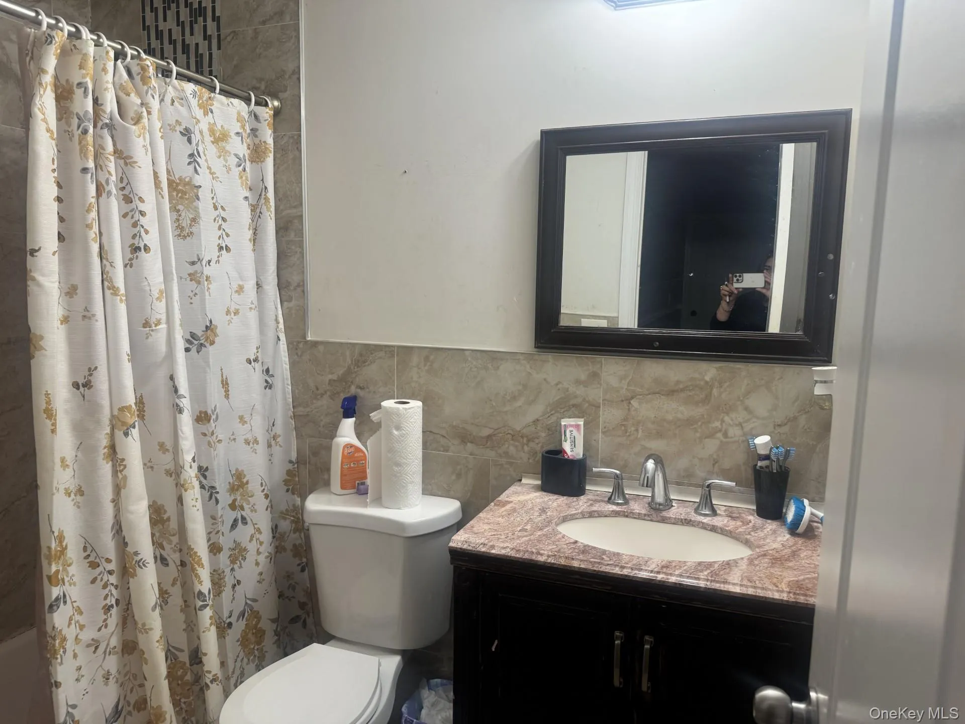 75 Gates Avenue, Islip, NY, 4 Bedrooms Bedrooms, 6 Rooms Rooms,2 BathroomsBathrooms,Residential,For Rent,Gates,0,1026693 75 Gates Avenue, Islip, NY, 4 Bedrooms Bedrooms, 6 Rooms Rooms,2 BathroomsBathrooms,Residential,For Rent,Gates,0,1026693