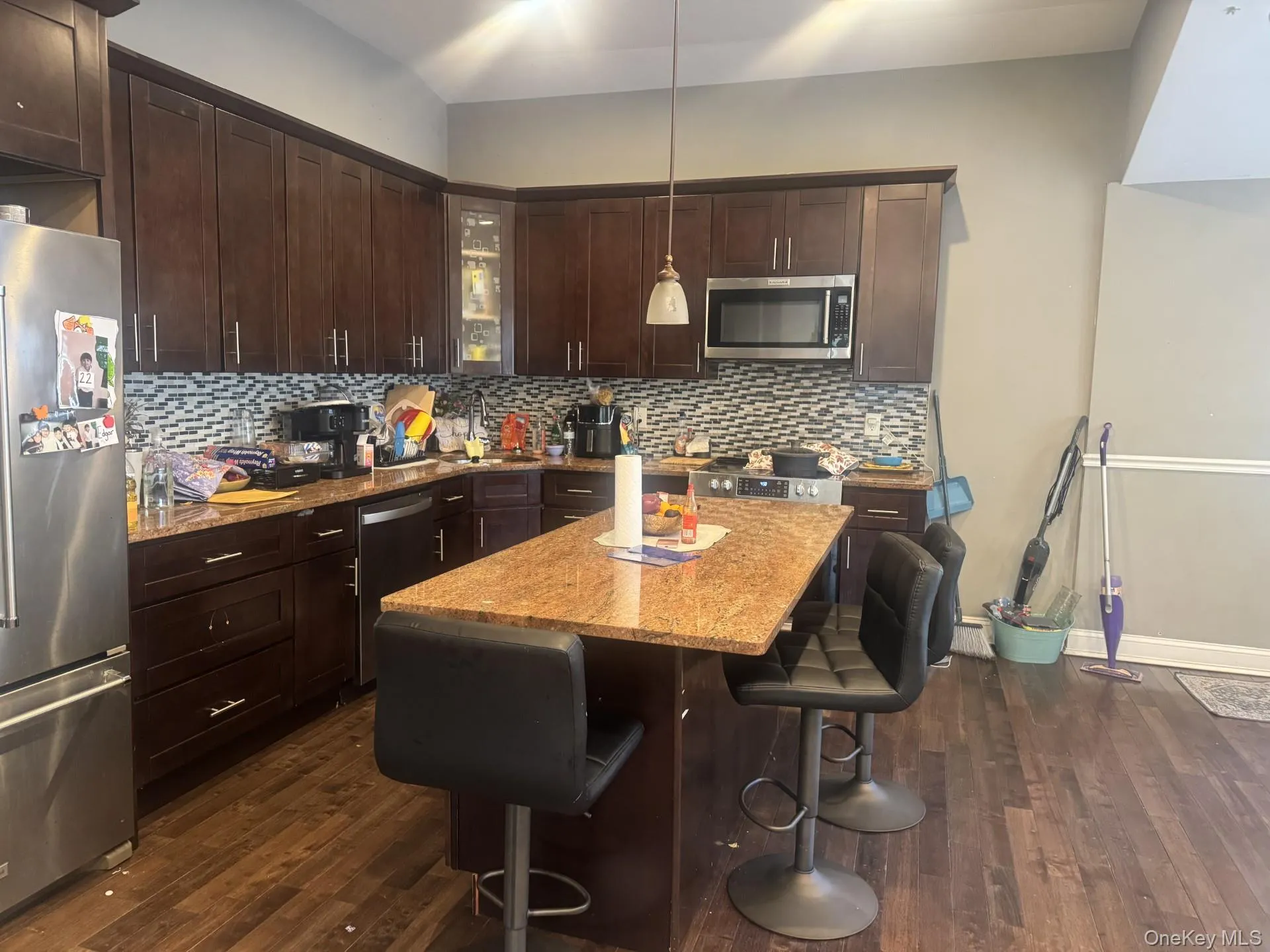 75 Gates Avenue, Islip, NY, 4 Bedrooms Bedrooms, 6 Rooms Rooms,2 BathroomsBathrooms,Residential,For Rent,Gates,0,1026693 75 Gates Avenue, Islip, NY, 4 Bedrooms Bedrooms, 6 Rooms Rooms,2 BathroomsBathrooms,Residential,For Rent,Gates,0,1026693