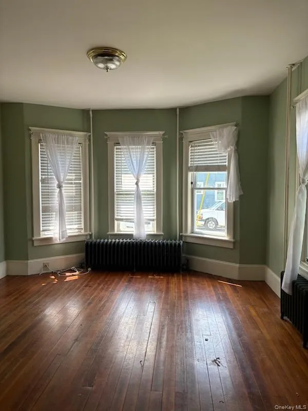 64 Maple Street, Montgomery, NY, 2 Bedrooms Bedrooms, 5 Rooms Rooms,1 BathroomBathrooms,Residential Lease,For Rent,Maple,0,1026704 64 Maple Street, Montgomery, NY, 2 Bedrooms Bedrooms, 5 Rooms Rooms,1 BathroomBathrooms,Residential Lease,For Rent,Maple,0,1026704