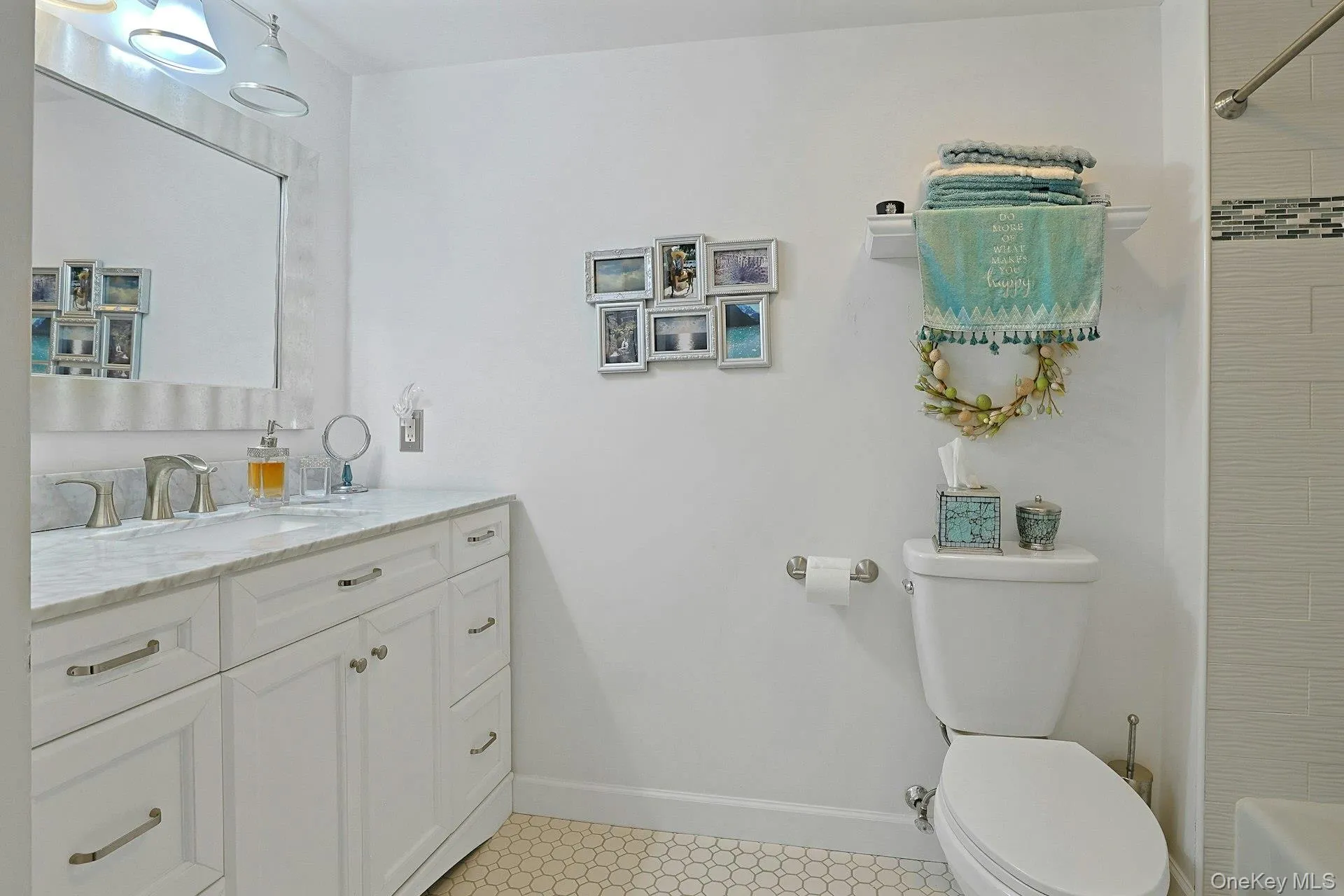 This is the second floor Hall Bath room. This is the second floor Hall Bath room.