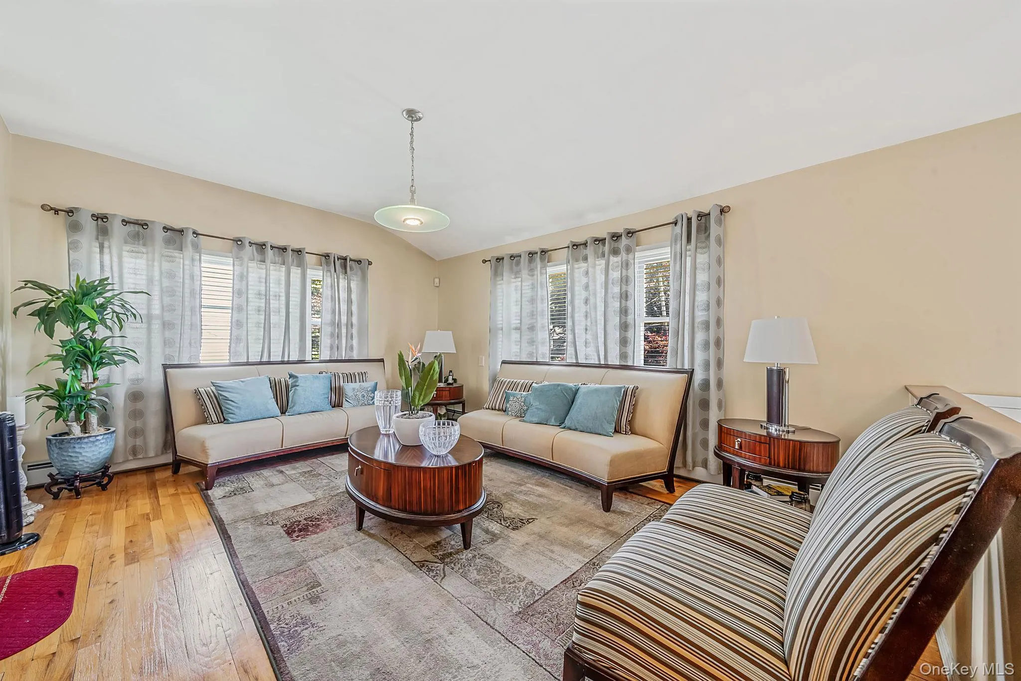 523 Livingston Street, Hempstead, NY, 3 Bedrooms Bedrooms, 6 Rooms Rooms,3 BathroomsBathrooms,Residential,For Rent,Livingston,0,1026708 523 Livingston Street, Hempstead, NY, 3 Bedrooms Bedrooms, 6 Rooms Rooms,3 BathroomsBathrooms,Residential,For Rent,Livingston,0,1026708