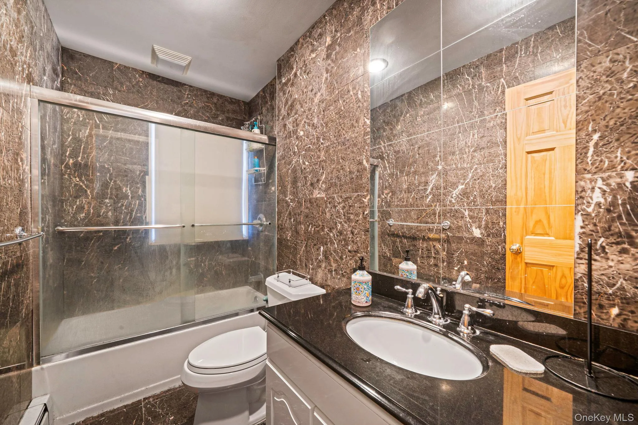 523 Livingston Street, Hempstead, NY, 3 Bedrooms Bedrooms, 6 Rooms Rooms,3 BathroomsBathrooms,Residential,For Rent,Livingston,0,1026708 523 Livingston Street, Hempstead, NY, 3 Bedrooms Bedrooms, 6 Rooms Rooms,3 BathroomsBathrooms,Residential,For Rent,Livingston,0,1026708