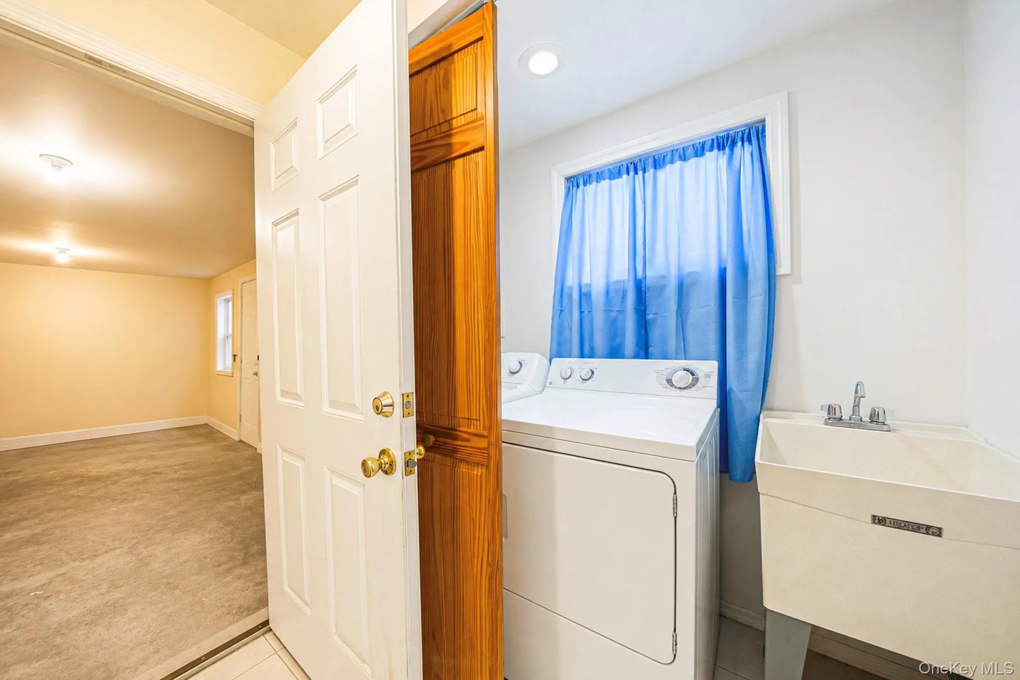 523 Livingston Street, Hempstead, NY, 3 Bedrooms Bedrooms, 6 Rooms Rooms,3 BathroomsBathrooms,Residential,For Rent,Livingston,0,1026708 523 Livingston Street, Hempstead, NY, 3 Bedrooms Bedrooms, 6 Rooms Rooms,3 BathroomsBathrooms,Residential,For Rent,Livingston,0,1026708