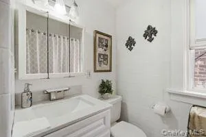953 227th Street, New York, NY, 3 Bedrooms Bedrooms, 6 Rooms Rooms,2 BathroomsBathrooms,Residential,For Rent,227th,0,1026710 953 227th Street, New York, NY, 3 Bedrooms Bedrooms, 6 Rooms Rooms,2 BathroomsBathrooms,Residential,For Rent,227th,0,1026710