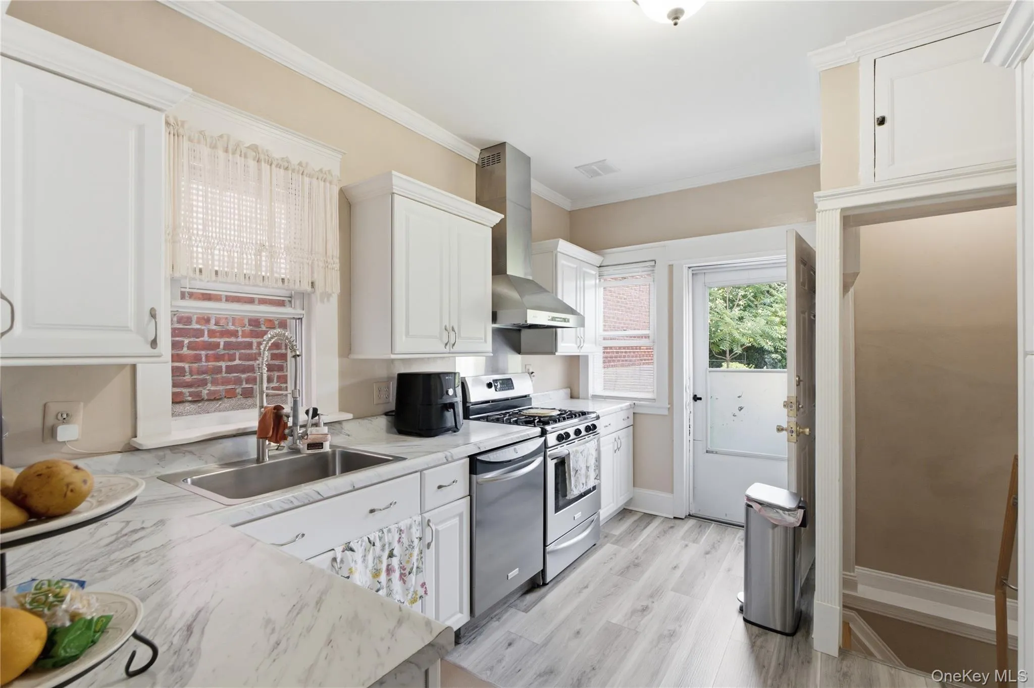953 227th Street, New York, NY, 3 Bedrooms Bedrooms, 6 Rooms Rooms,2 BathroomsBathrooms,Residential,For Rent,227th,0,1026710 953 227th Street, New York, NY, 3 Bedrooms Bedrooms, 6 Rooms Rooms,2 BathroomsBathrooms,Residential,For Rent,227th,0,1026710
