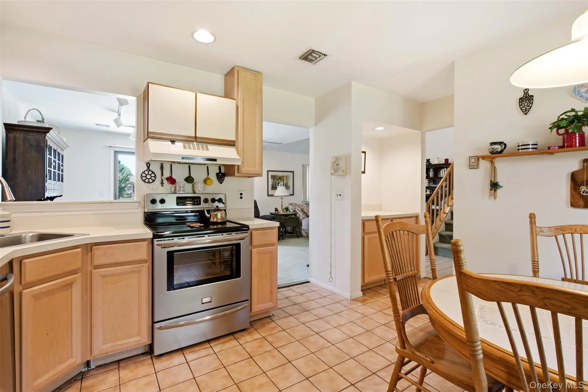 113 Scarlett Drive, Smithtown, NY, 2 Bedrooms Bedrooms, 5 Rooms Rooms,2 BathroomsBathrooms,Residential,For Rent,Scarlett,0,1026712 113 Scarlett Drive, Smithtown, NY, 2 Bedrooms Bedrooms, 5 Rooms Rooms,2 BathroomsBathrooms,Residential,For Rent,Scarlett,0,1026712