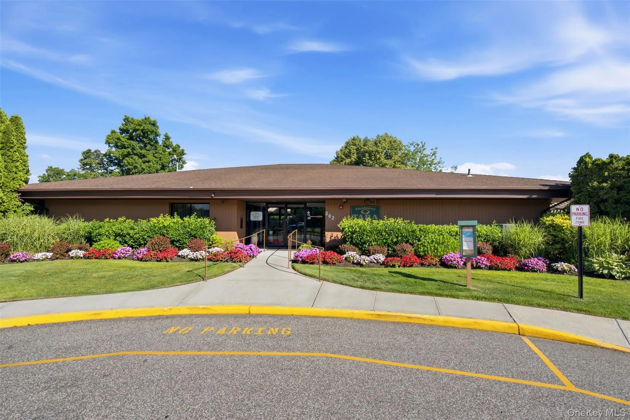113 Scarlett Drive, Smithtown, NY, 2 Bedrooms Bedrooms, 5 Rooms Rooms,2 BathroomsBathrooms,Residential,For Rent,Scarlett,0,1026712 113 Scarlett Drive, Smithtown, NY, 2 Bedrooms Bedrooms, 5 Rooms Rooms,2 BathroomsBathrooms,Residential,For Rent,Scarlett,0,1026712