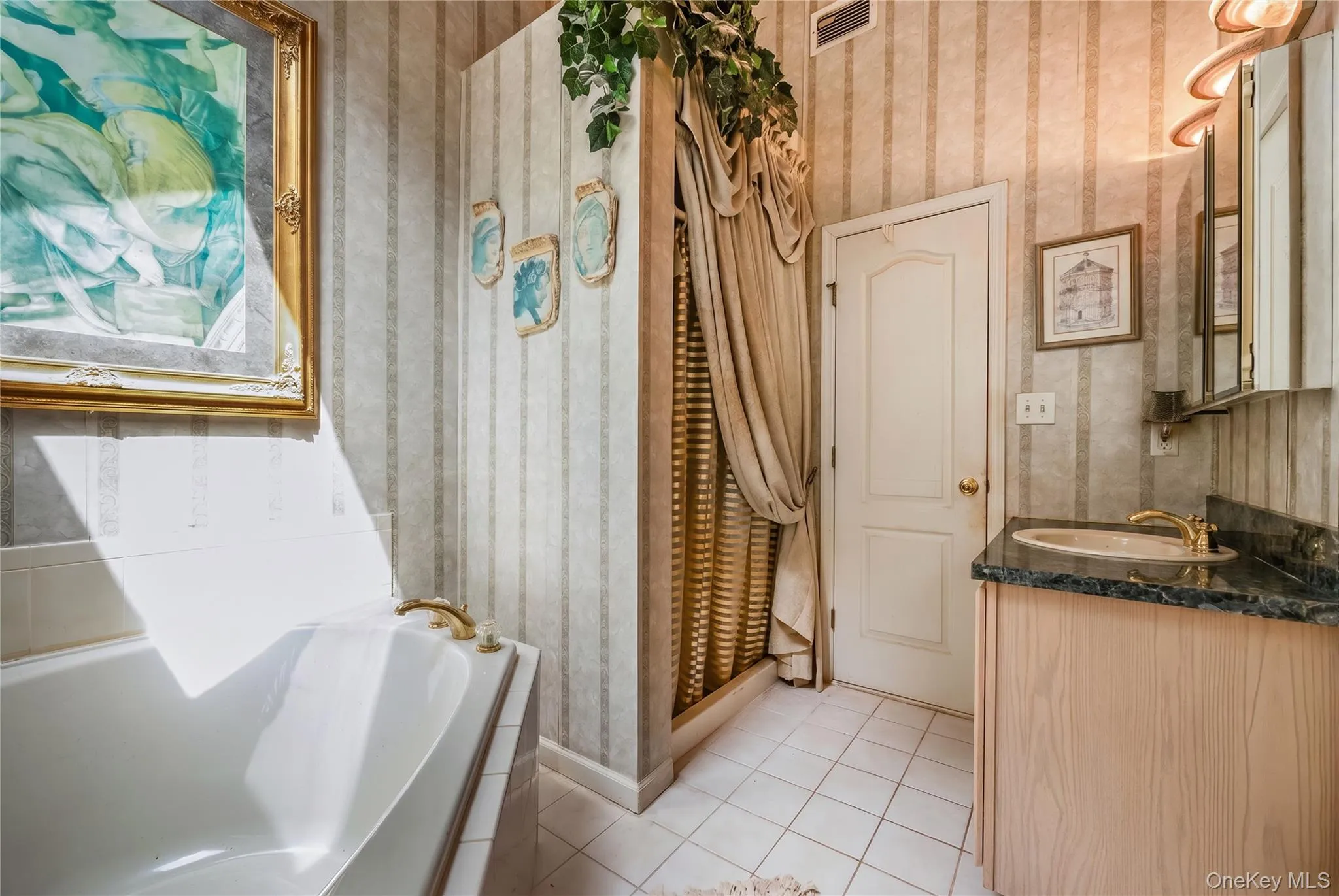 10 Gaetano Lane, Brookhaven, NY, 3 Bedrooms Bedrooms, 7 Rooms Rooms,3 BathroomsBathrooms,Residential,For Rent,Gaetano,0,1026713 10 Gaetano Lane, Brookhaven, NY, 3 Bedrooms Bedrooms, 7 Rooms Rooms,3 BathroomsBathrooms,Residential,For Rent,Gaetano,0,1026713