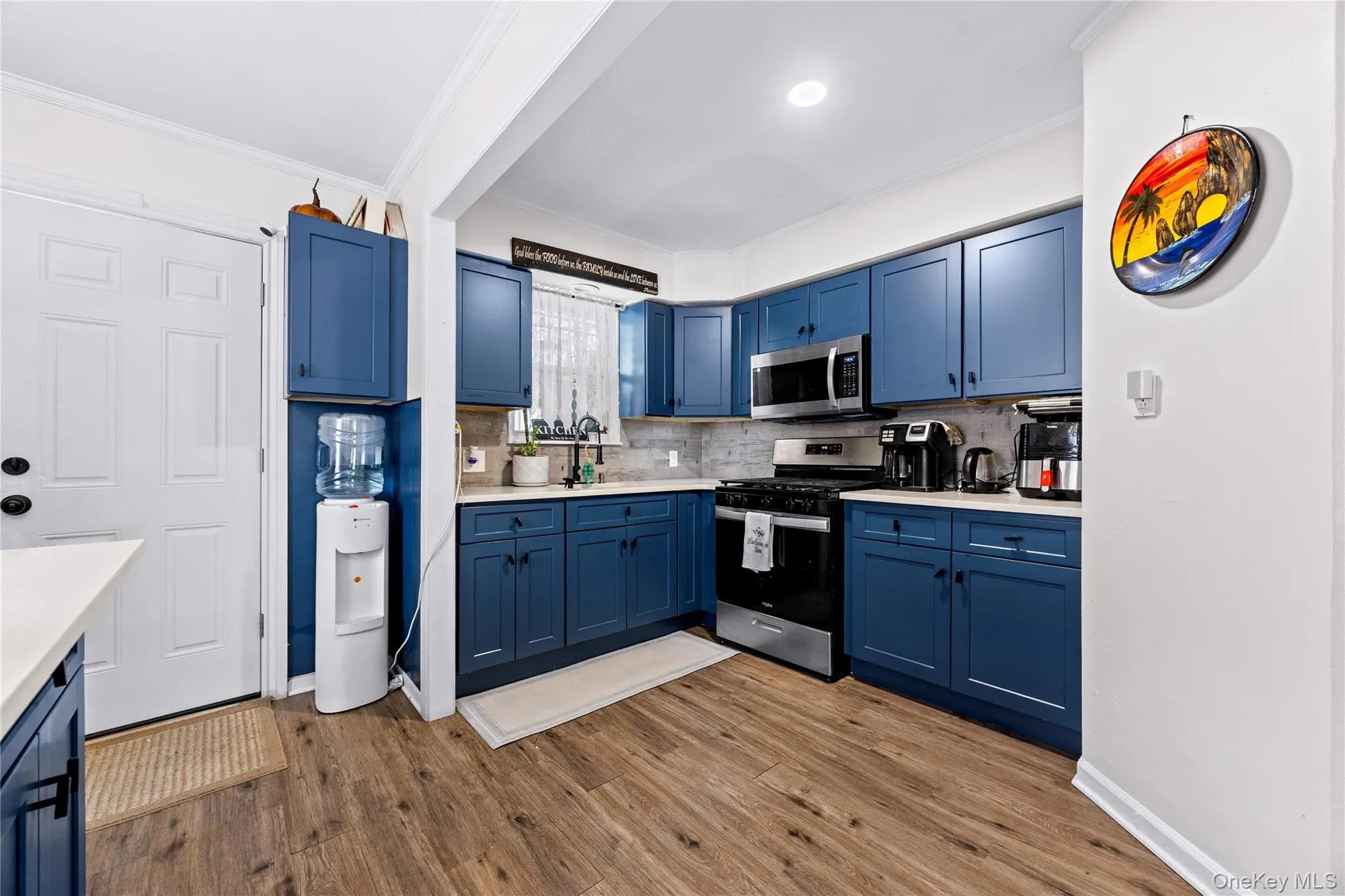 Gorgeous Chef's Kitchen Excellent Condition Gorgeous Chef's Kitchen Excellent Condition