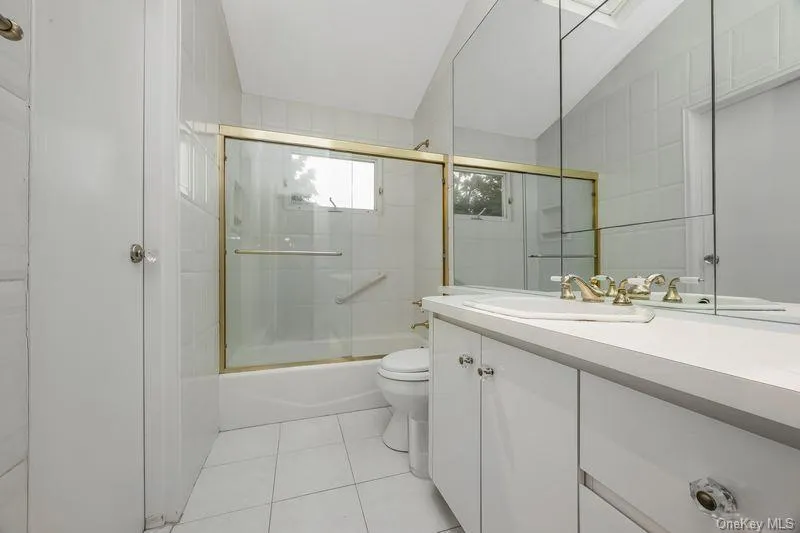 2940 Bond Drive, Hempstead, NY, 4 Bedrooms Bedrooms, 9 Rooms Rooms,1 BathroomBathrooms,Residential,For Rent,Bond,0,1026722 2940 Bond Drive, Hempstead, NY, 4 Bedrooms Bedrooms, 9 Rooms Rooms,1 BathroomBathrooms,Residential,For Rent,Bond,0,1026722