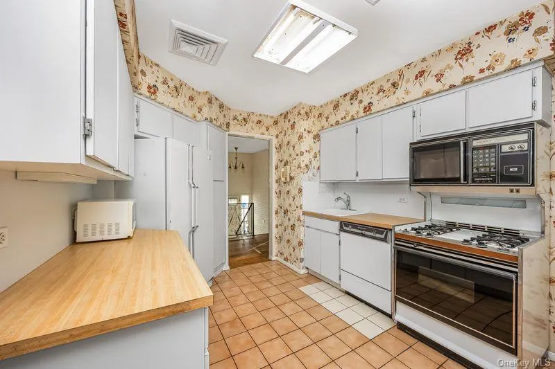 2940 Bond Drive, Hempstead, NY, 4 Bedrooms Bedrooms, 9 Rooms Rooms,1 BathroomBathrooms,Residential,For Rent,Bond,0,1026722 2940 Bond Drive, Hempstead, NY, 4 Bedrooms Bedrooms, 9 Rooms Rooms,1 BathroomBathrooms,Residential,For Rent,Bond,0,1026722