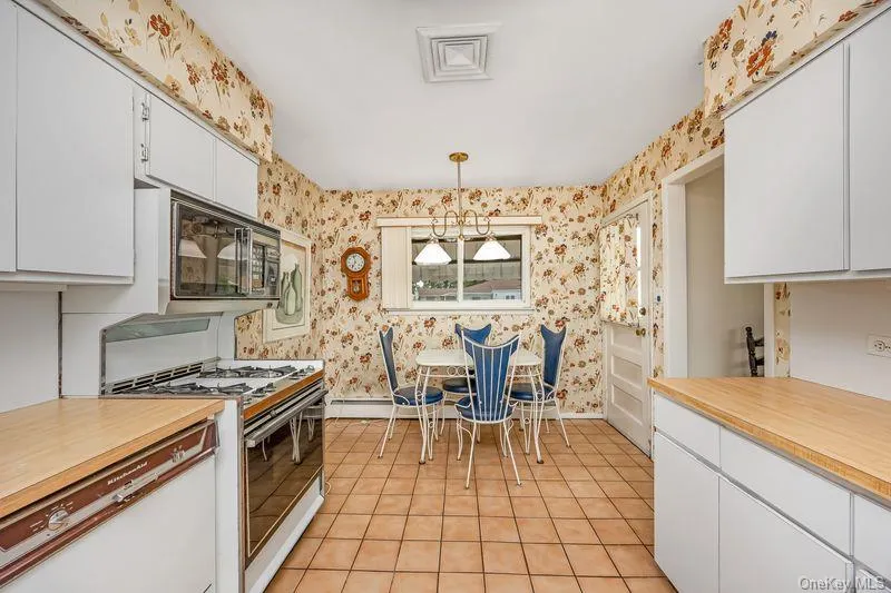 2940 Bond Drive, Hempstead, NY, 4 Bedrooms Bedrooms, 9 Rooms Rooms,1 BathroomBathrooms,Residential,For Rent,Bond,0,1026722 2940 Bond Drive, Hempstead, NY, 4 Bedrooms Bedrooms, 9 Rooms Rooms,1 BathroomBathrooms,Residential,For Rent,Bond,0,1026722