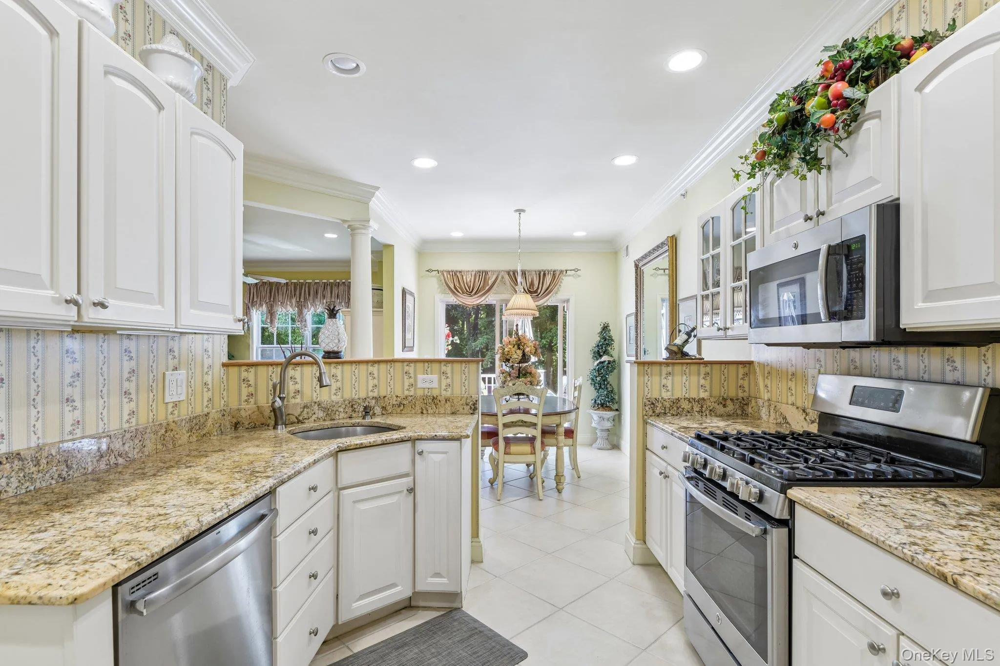 107 Kettles Lane, Brookhaven, NY, 2 Bedrooms Bedrooms, 8 Rooms Rooms,2 BathroomsBathrooms,Residential,For Rent,Kettles,0,1026723 107 Kettles Lane, Brookhaven, NY, 2 Bedrooms Bedrooms, 8 Rooms Rooms,2 BathroomsBathrooms,Residential,For Rent,Kettles,0,1026723