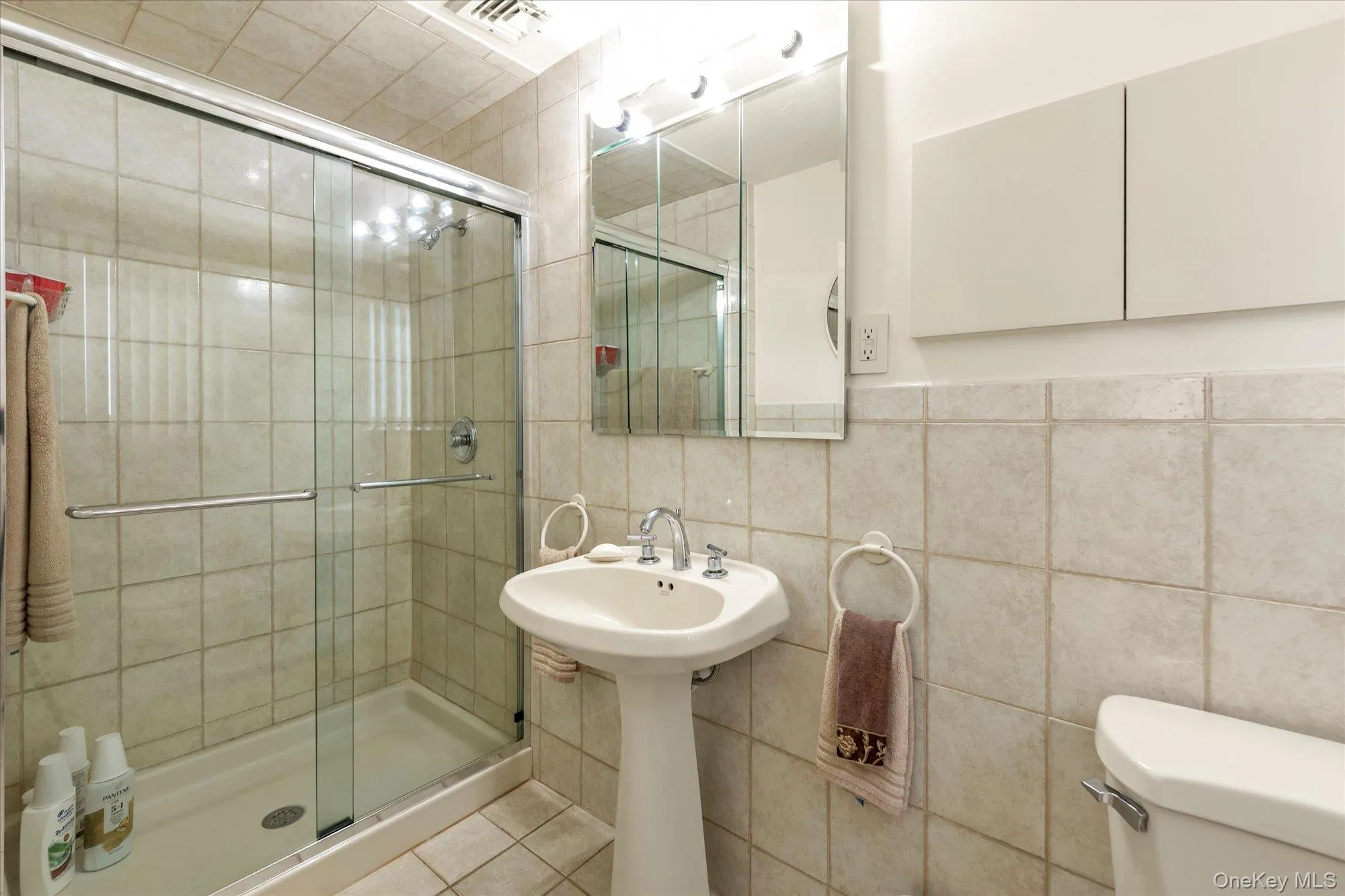 4020 Judith Lane, Hempstead, NY, 3 Bedrooms Bedrooms, 7 Rooms Rooms,2 BathroomsBathrooms,Residential,For Rent,Judith,0,1026726 4020 Judith Lane, Hempstead, NY, 3 Bedrooms Bedrooms, 7 Rooms Rooms,2 BathroomsBathrooms,Residential,For Rent,Judith,0,1026726
