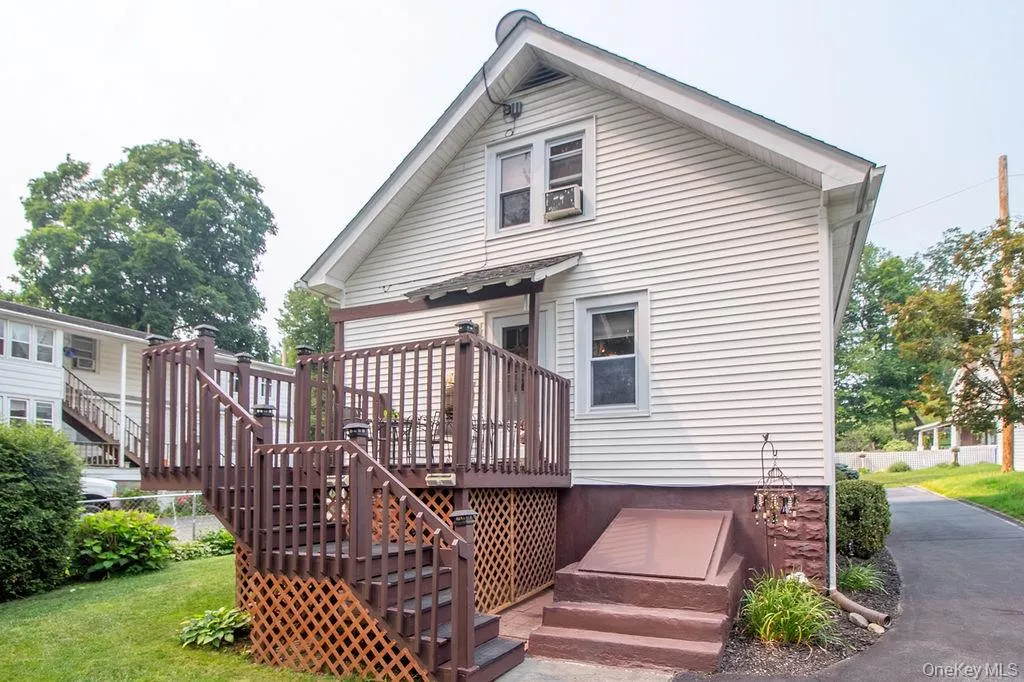 1 Carnation Avenue, Wawarsing, NY, 3 Bedrooms Bedrooms, 5 Rooms Rooms,1 BathroomBathrooms,Residential,For Rent,Carnation,0,1026731 1 Carnation Avenue, Wawarsing, NY, 3 Bedrooms Bedrooms, 5 Rooms Rooms,1 BathroomBathrooms,Residential,For Rent,Carnation,0,1026731