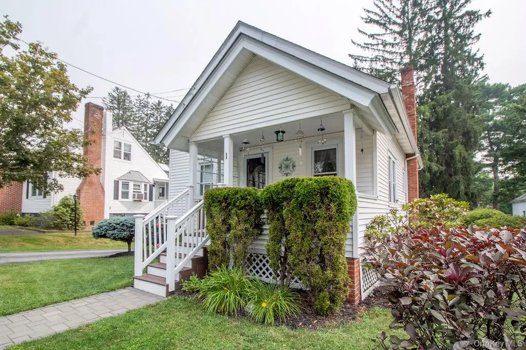 1 Carnation Avenue, Wawarsing, NY, 3 Bedrooms Bedrooms, 5 Rooms Rooms,1 BathroomBathrooms,Residential,For Rent,Carnation,0,1026731 1 Carnation Avenue, Wawarsing, NY, 3 Bedrooms Bedrooms, 5 Rooms Rooms,1 BathroomBathrooms,Residential,For Rent,Carnation,0,1026731