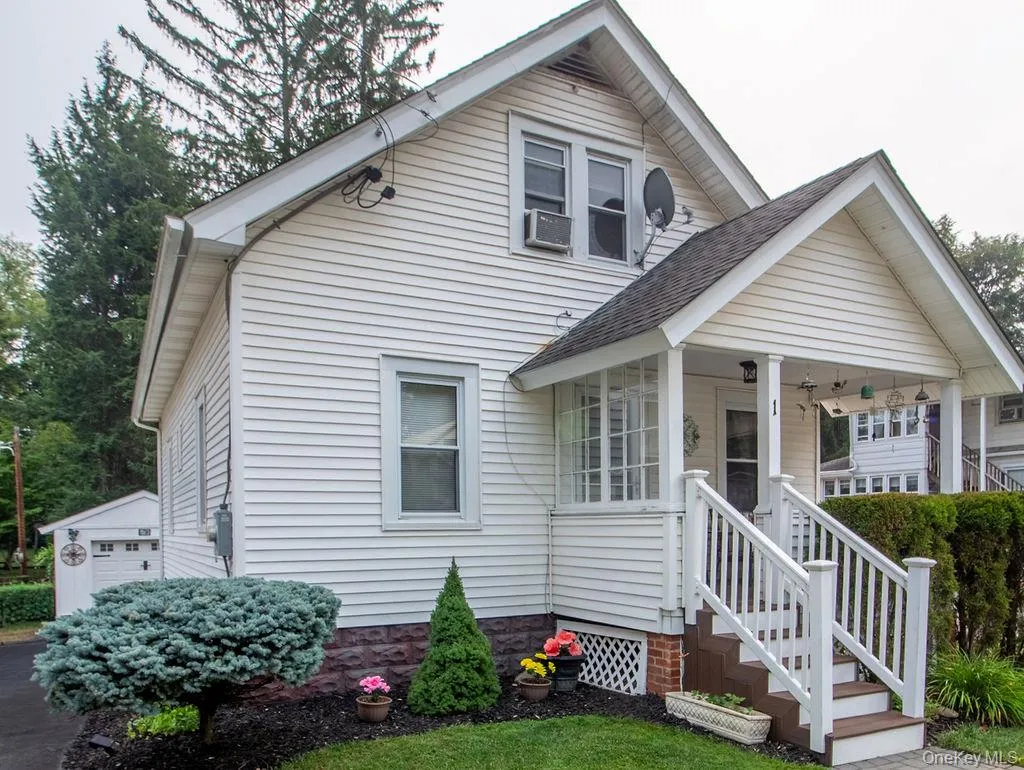 1 Carnation Avenue, Wawarsing, NY, 3 Bedrooms Bedrooms, 5 Rooms Rooms,1 BathroomBathrooms,Residential,For Rent,Carnation,0,1026731 1 Carnation Avenue, Wawarsing, NY, 3 Bedrooms Bedrooms, 5 Rooms Rooms,1 BathroomBathrooms,Residential,For Rent,Carnation,0,1026731