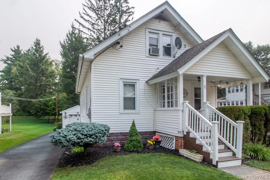 1 Carnation Avenue, Wawarsing, NY, 3 Bedrooms Bedrooms, 5 Rooms Rooms,1 BathroomBathrooms,Residential,For Rent,Carnation,0,1026731 1 Carnation Avenue, Wawarsing, NY, 3 Bedrooms Bedrooms, 5 Rooms Rooms,1 BathroomBathrooms,Residential,For Rent,Carnation,0,1026731