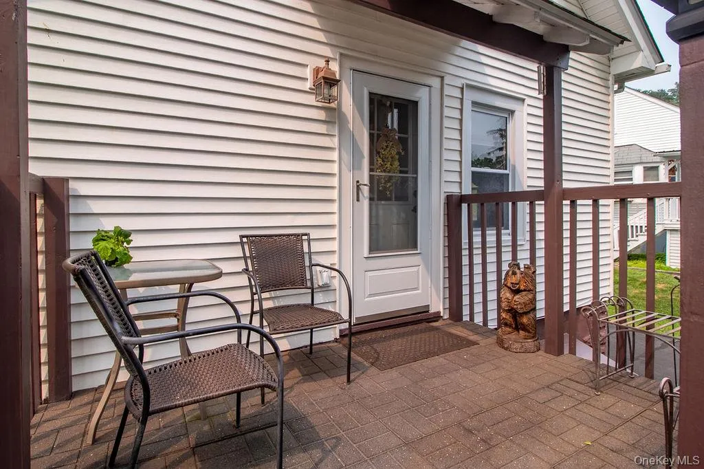 1 Carnation Avenue, Wawarsing, NY, 3 Bedrooms Bedrooms, 5 Rooms Rooms,1 BathroomBathrooms,Residential,For Rent,Carnation,0,1026731 1 Carnation Avenue, Wawarsing, NY, 3 Bedrooms Bedrooms, 5 Rooms Rooms,1 BathroomBathrooms,Residential,For Rent,Carnation,0,1026731