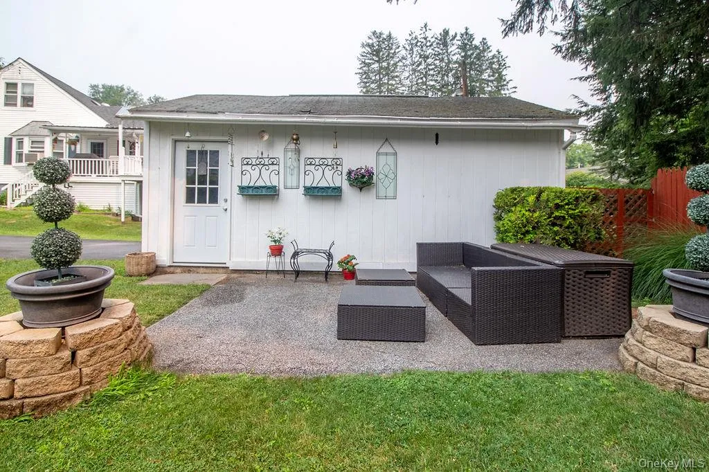 1 Carnation Avenue, Wawarsing, NY, 3 Bedrooms Bedrooms, 5 Rooms Rooms,1 BathroomBathrooms,Residential,For Rent,Carnation,0,1026731 1 Carnation Avenue, Wawarsing, NY, 3 Bedrooms Bedrooms, 5 Rooms Rooms,1 BathroomBathrooms,Residential,For Rent,Carnation,0,1026731